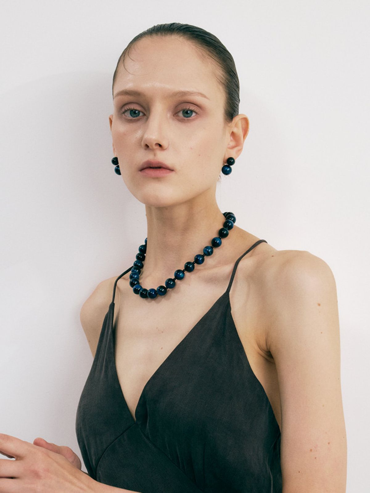 소수(SOSOO) Dark Blue Tiger-eye 12mm Necklace
