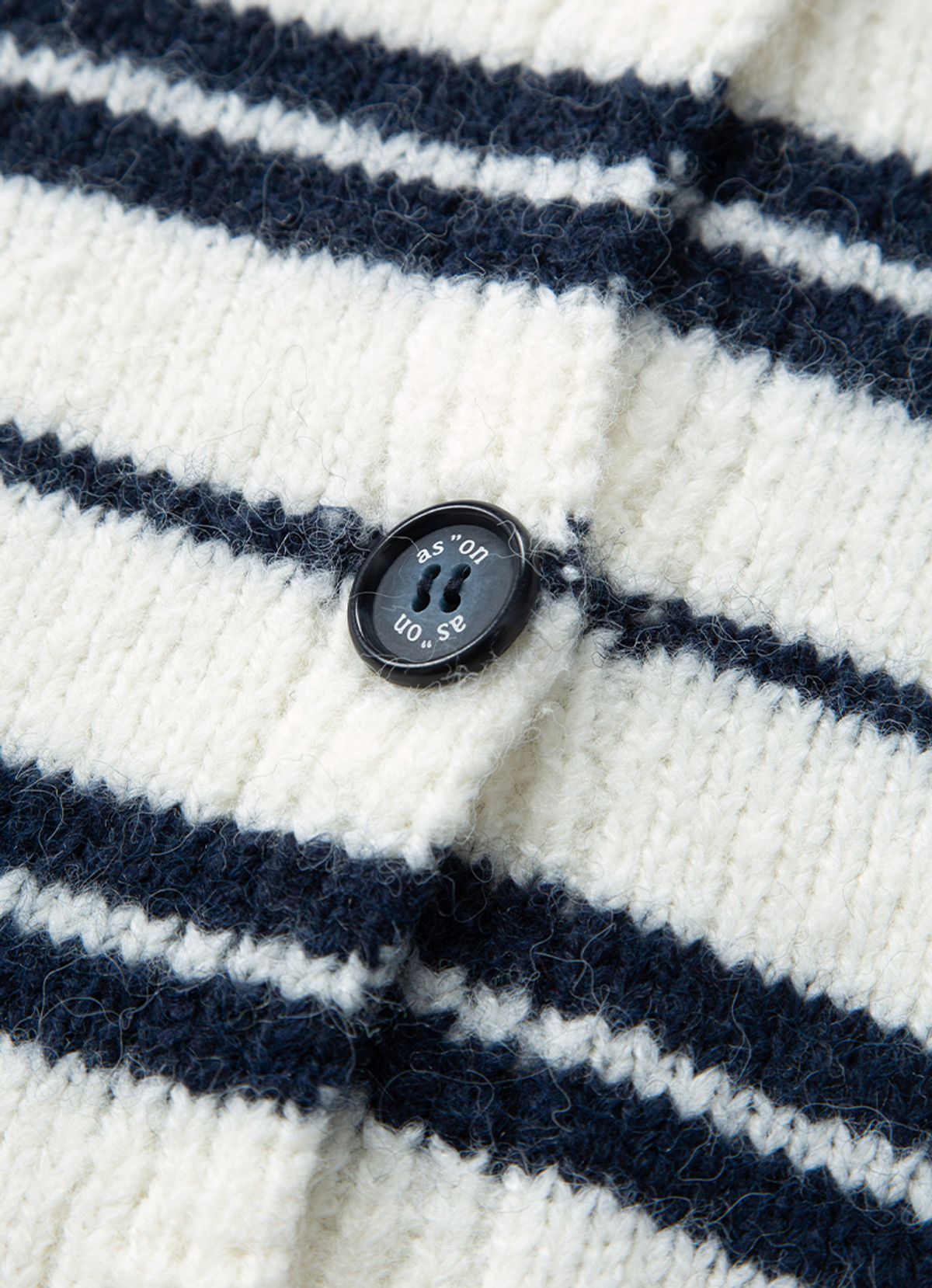 애즈온(ASON) BERA STRIPE HOOD CARDIGAN / WHITE