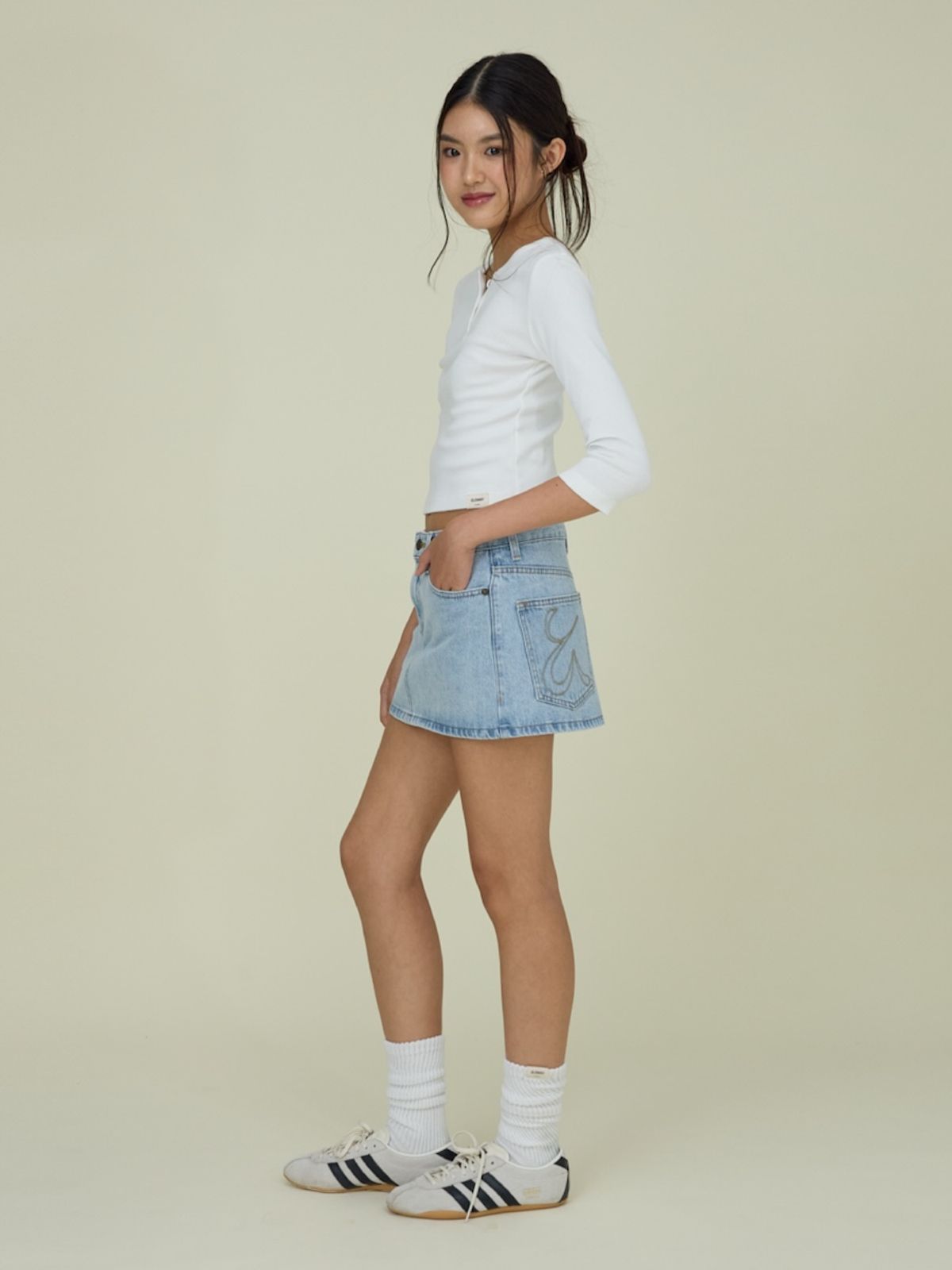 글로니(GLOWNY) THE BELLA SKIRT (LIGHT BLUE)