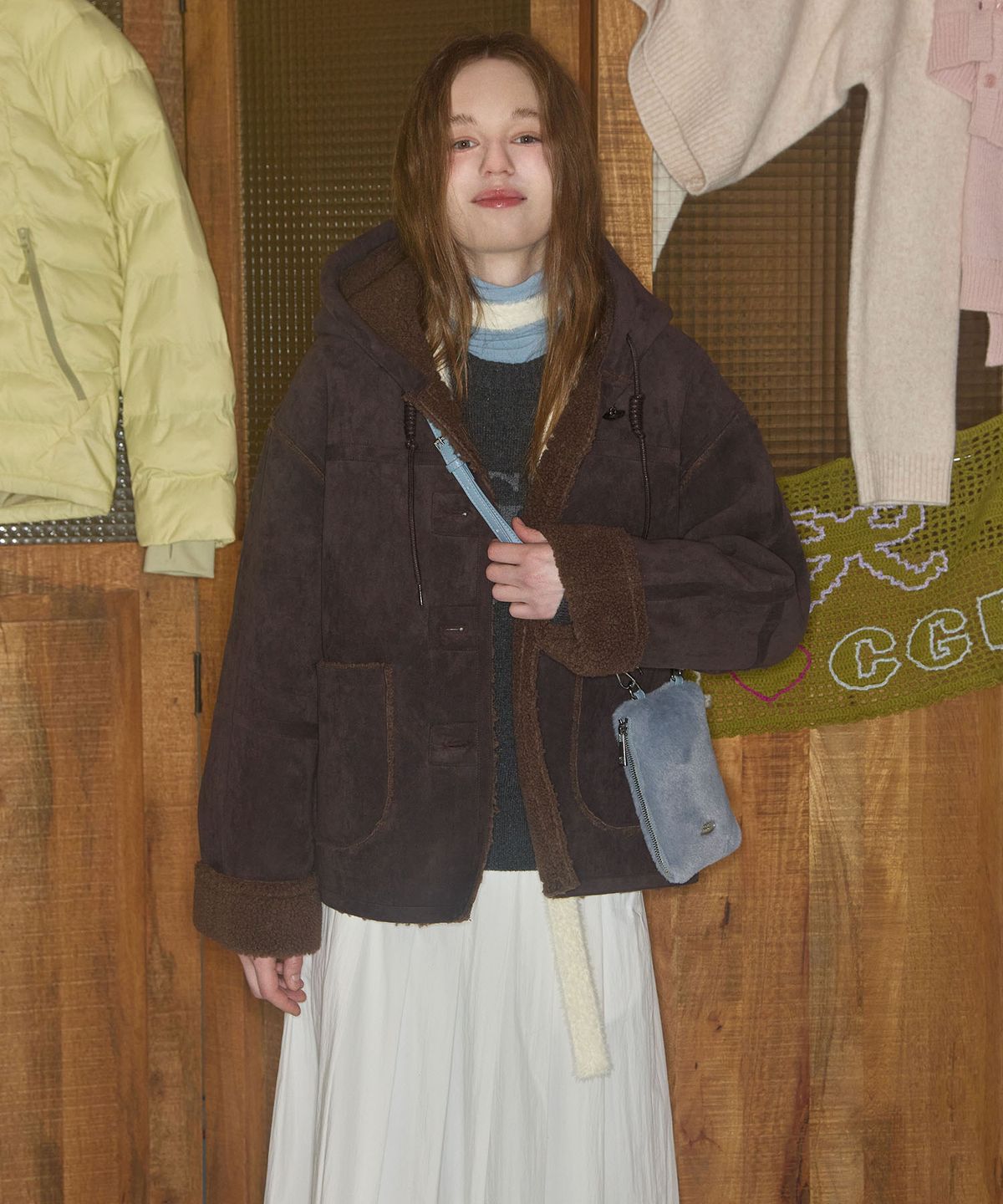 코드그라피(CGP) (우먼) 스웨이드 후드 점퍼 무스탕_다크브라운