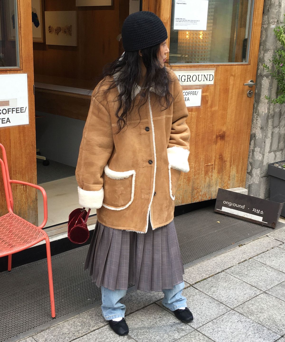 코드그라피(CGP) (우먼) 시어링 스웨이드 하프 코트 무스탕_베이지