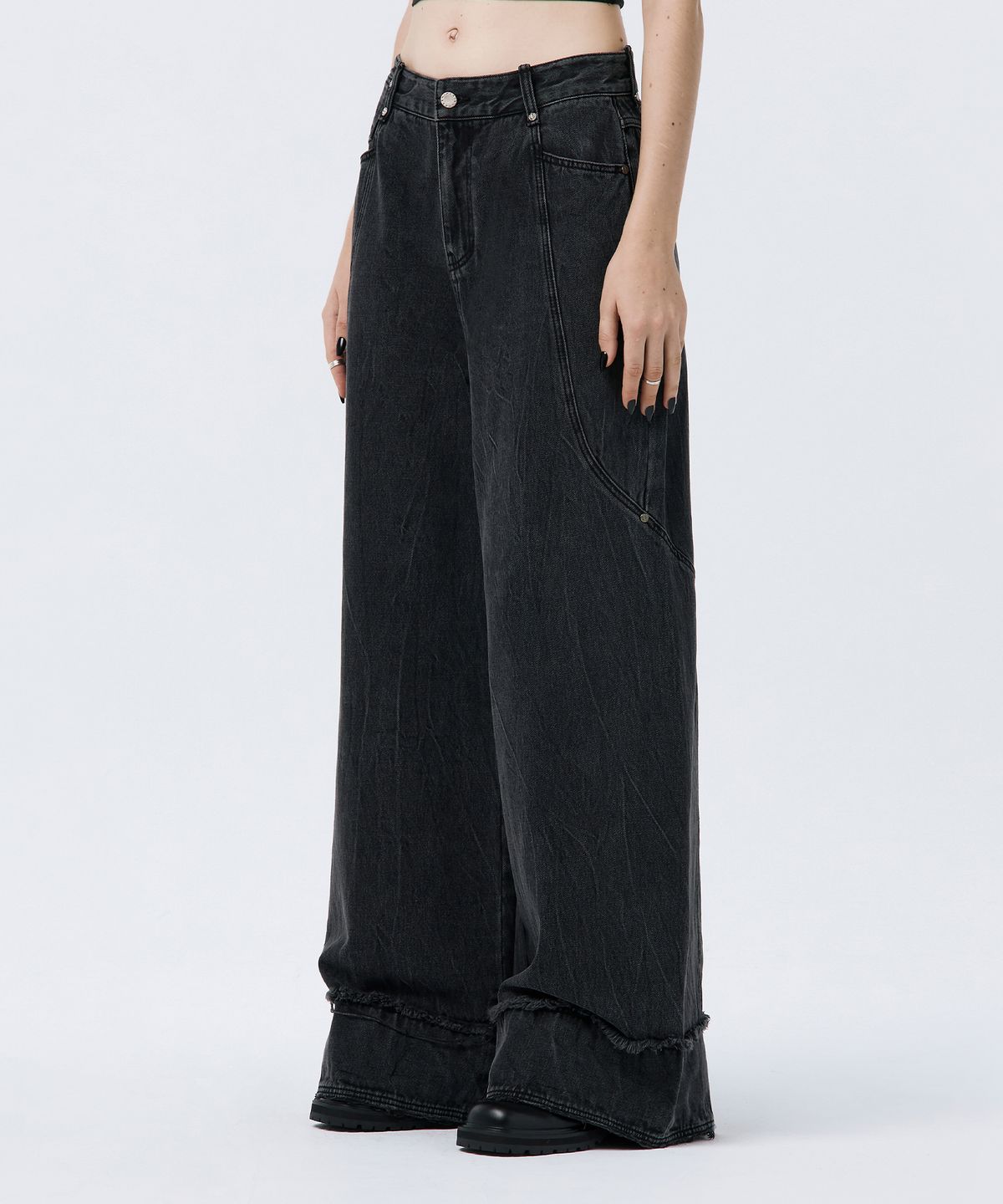 트리밍버드(TREEMINGBIRD) Turn-up Wide Denim Pants [ Black ]