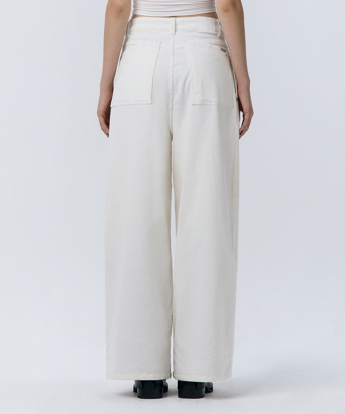 트리밍버드(TREEMINGBIRD) Corduroy Balloon Pants [ Ivory ]