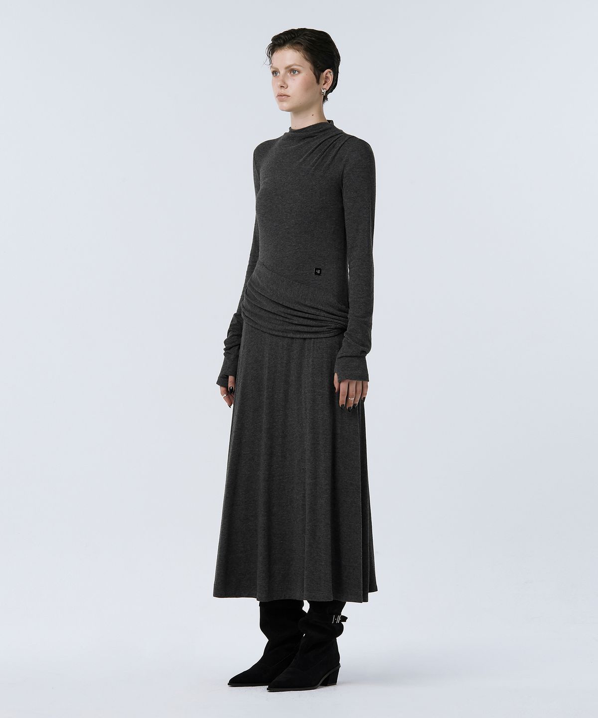 트리밍버드(TREEMINGBIRD) Draped Jersey One-piece [ Charcoal ]