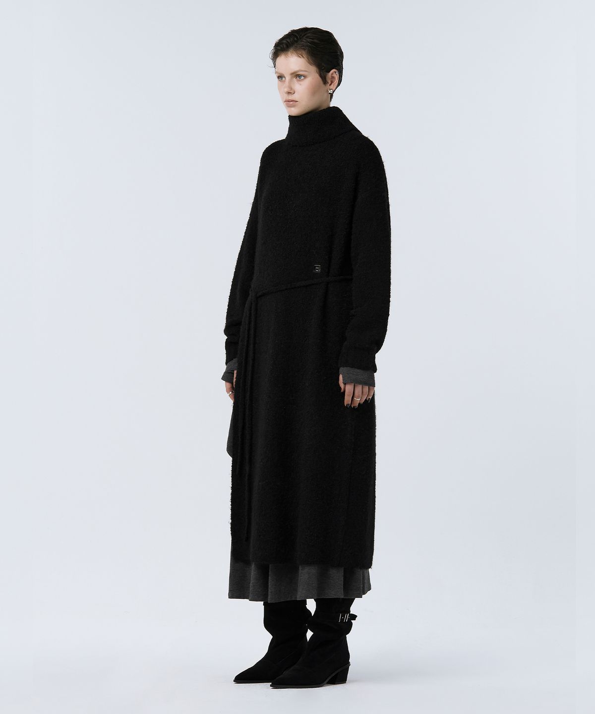 트리밍버드(TREEMINGBIRD) Turtleneck Knit One-piece [ Black ]