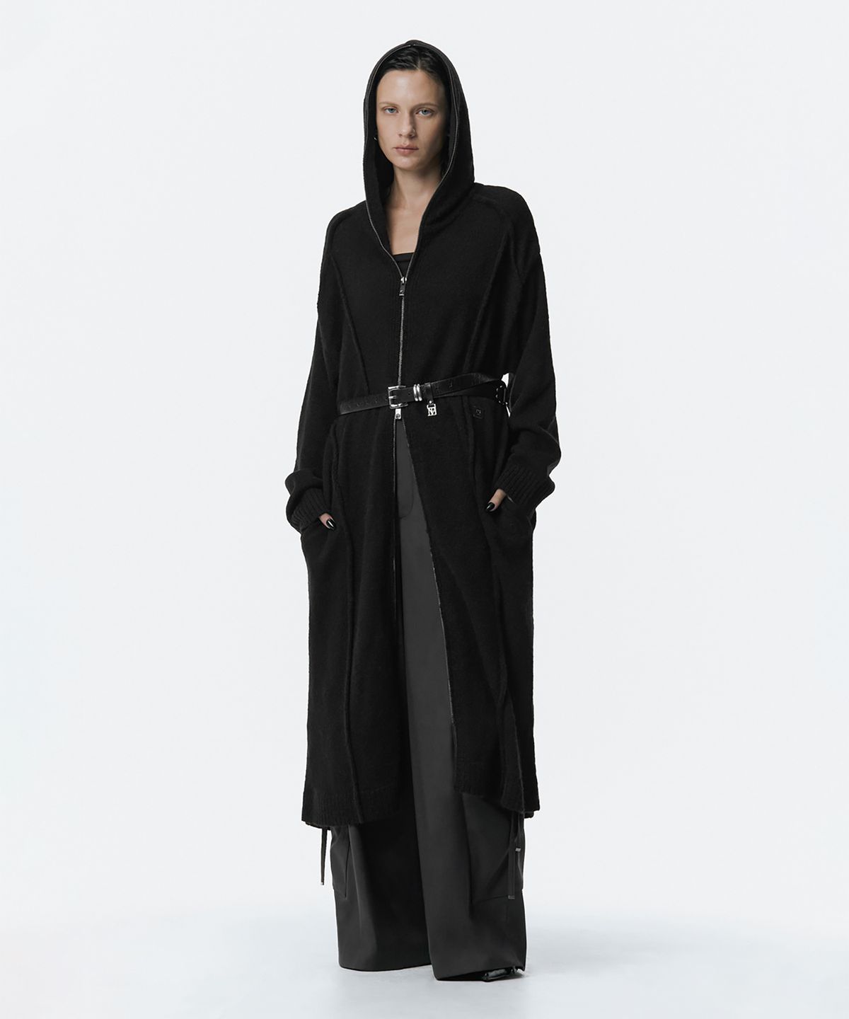 트리밍버드(TREEMINGBIRD) Hoodie Knit One-piece [ Black ]