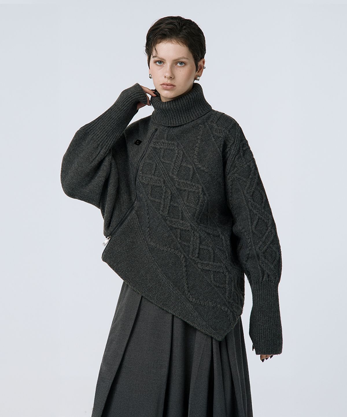 트리밍버드(TREEMINGBIRD) Argyle Cable Zip-up Pullover [ Charcoal ]