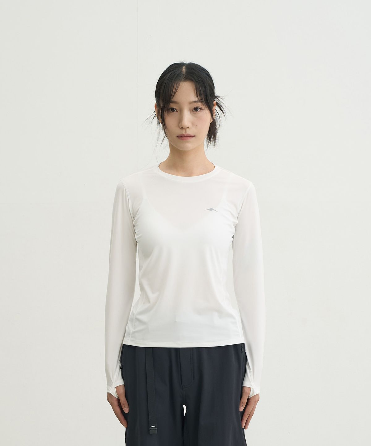고요웨어(GOYOWEAR) W 로고 롱 슬리브 (화이트)