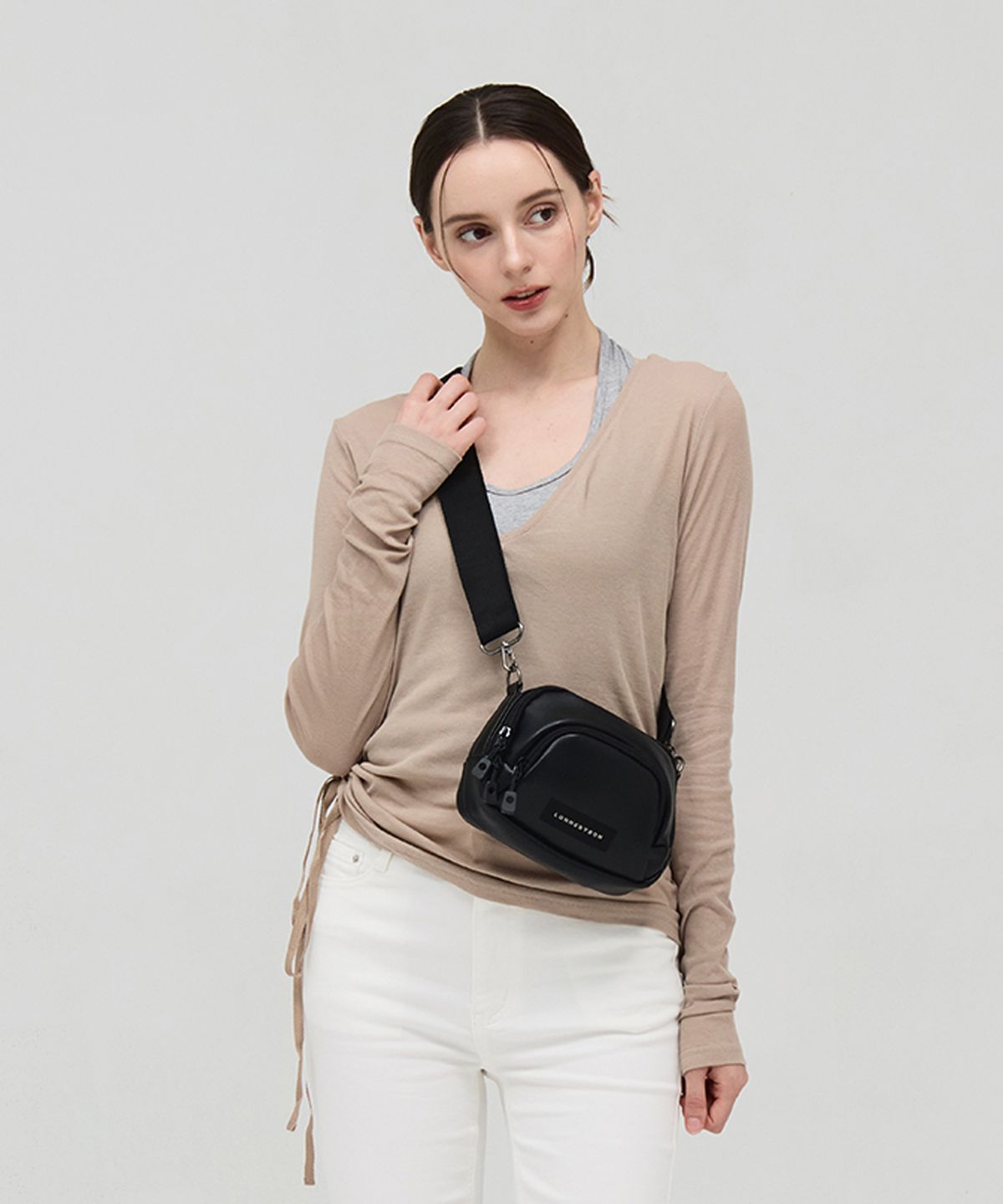 론네바이론(LONNEBYRON) Yaki Bag Leather 야키백 레더 미니 크로스백
