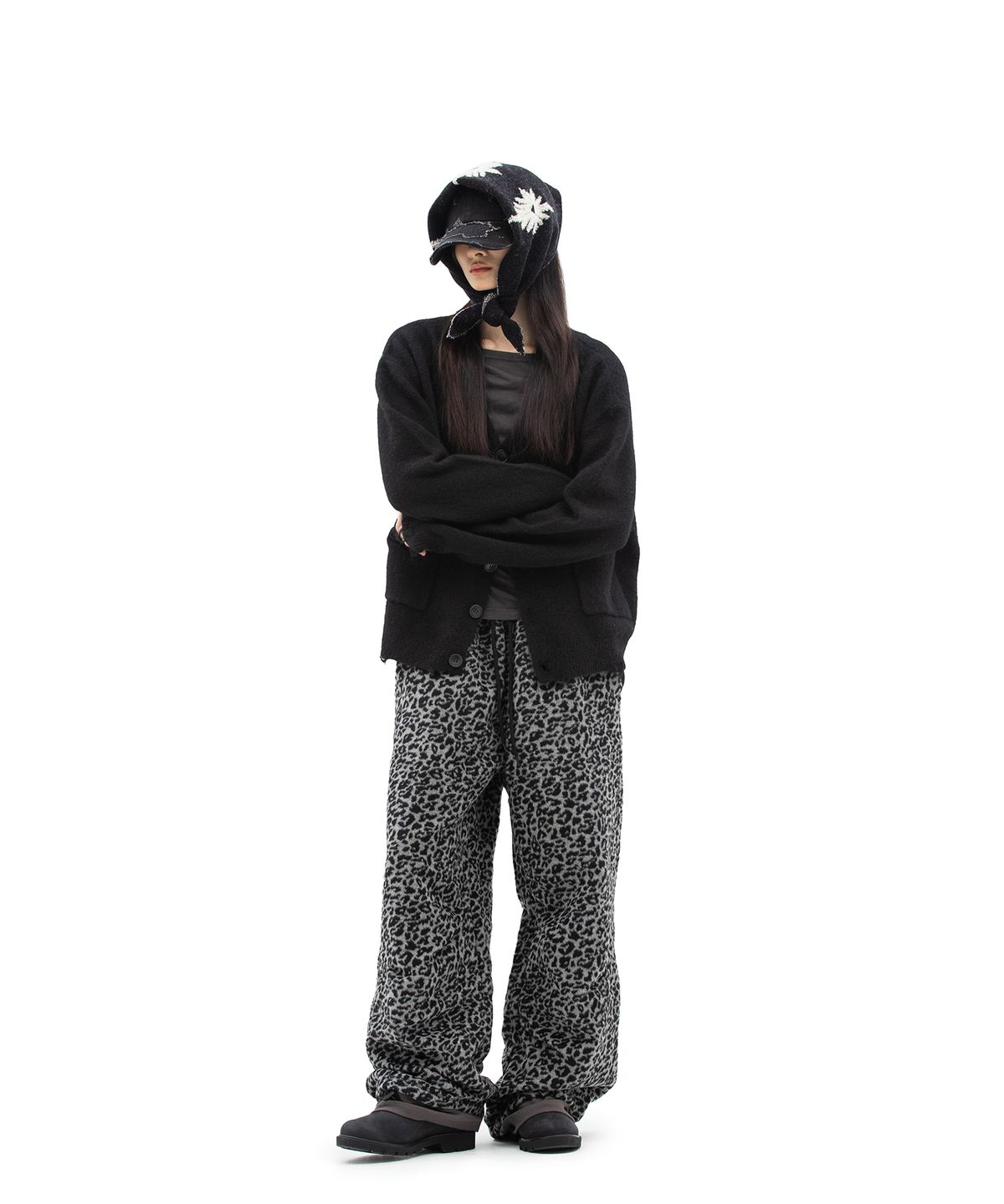 데프가먼츠(DEFGARMENTS) LEOPARD FLEECE PANTS [2COLOR]