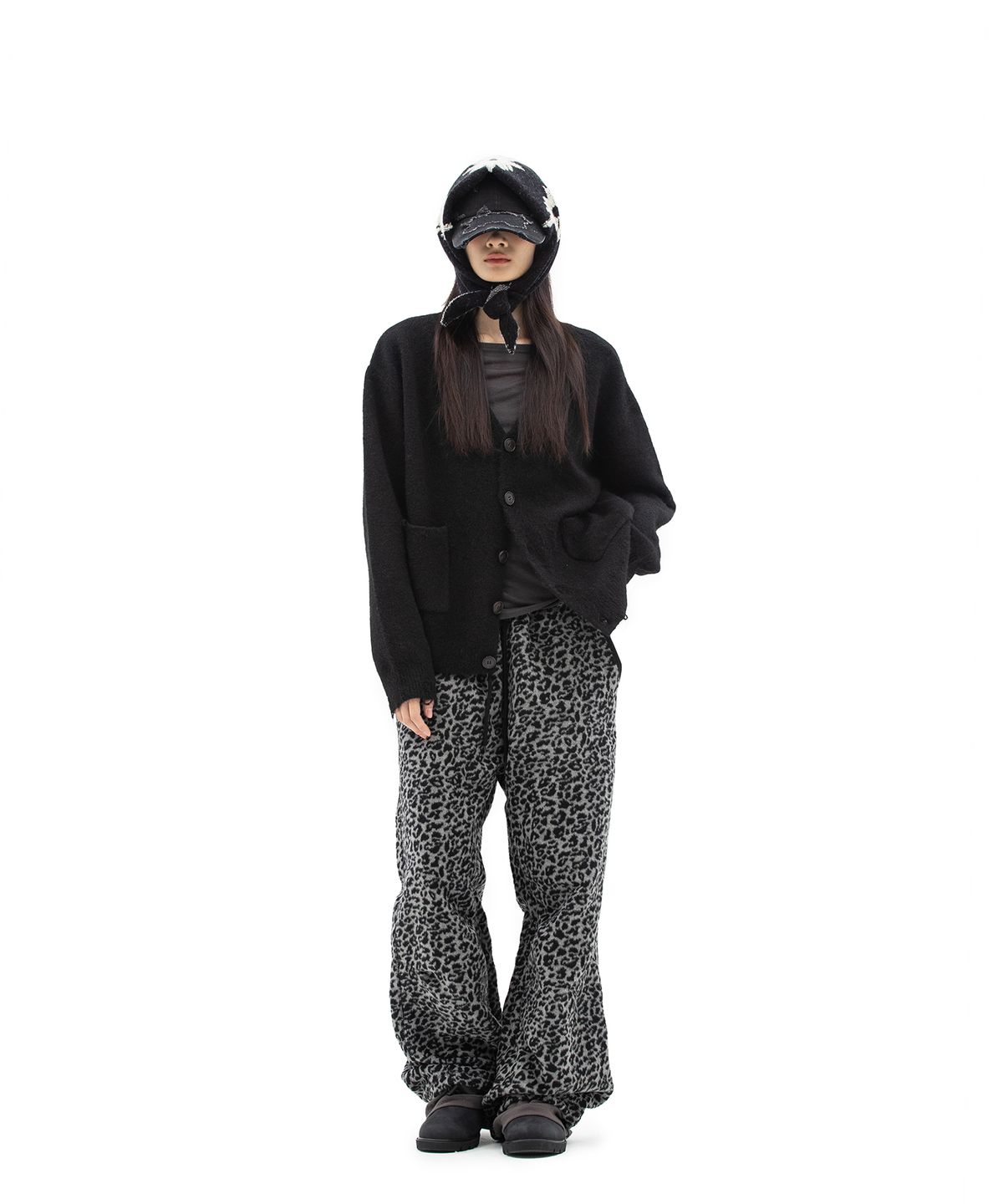 데프가먼츠(DEFGARMENTS) LEOPARD FLEECE PANTS [2COLOR]