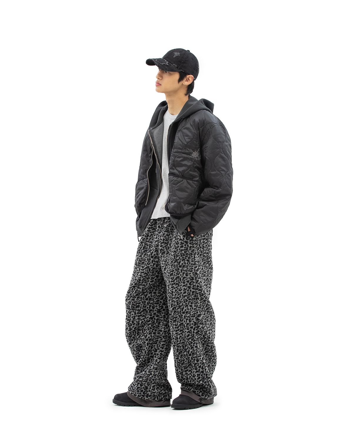 데프가먼츠(DEFGARMENTS) LEOPARD FLEECE PANTS [2COLOR]