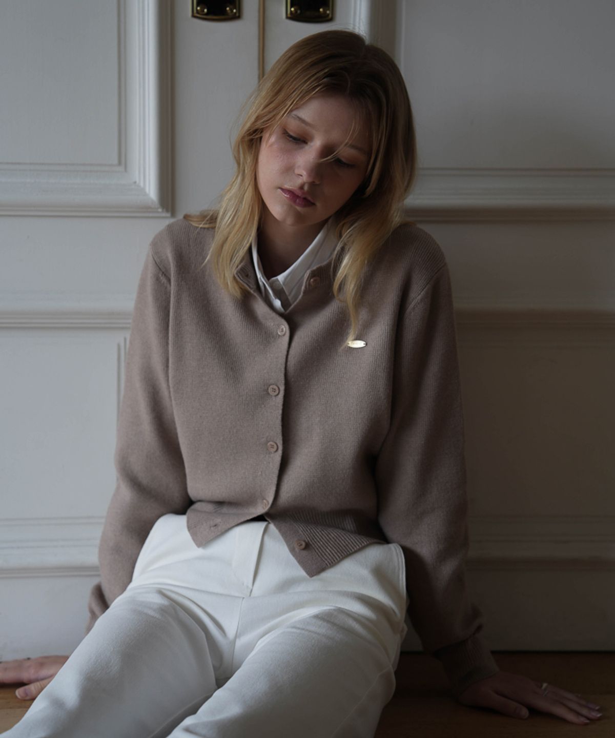 드헤베(DEHEVE) Basic Round Knit Cardigan [Beige]