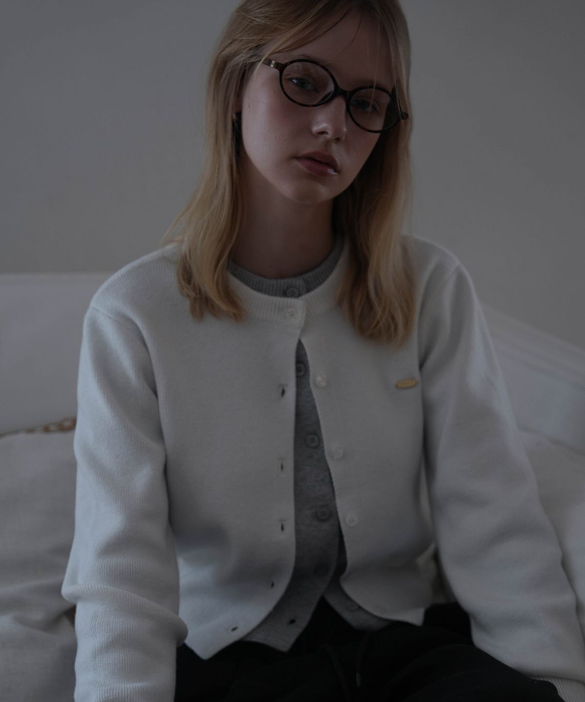 드헤베(DEHEVE) Basic Round Knit Cardigan [White]