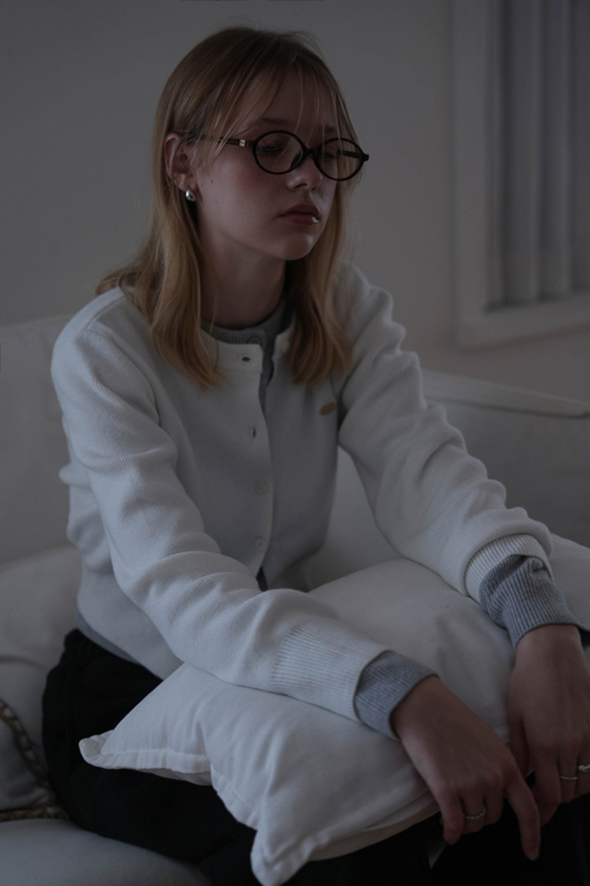 드헤베(DEHEVE) Basic Round Knit Cardigan [White]