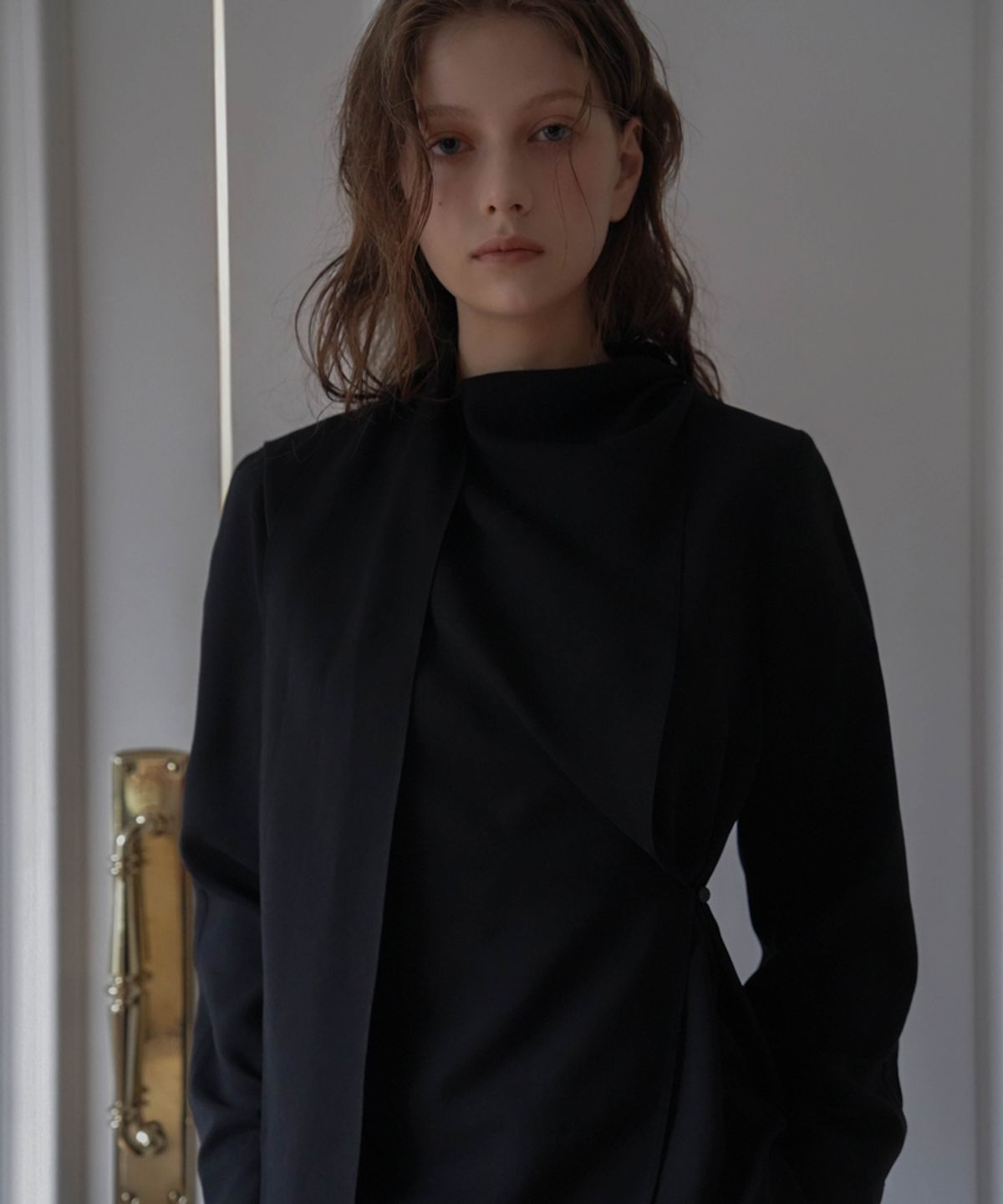 드헤베(DEHEVE) Wrap Scarf Blouse [Black]
