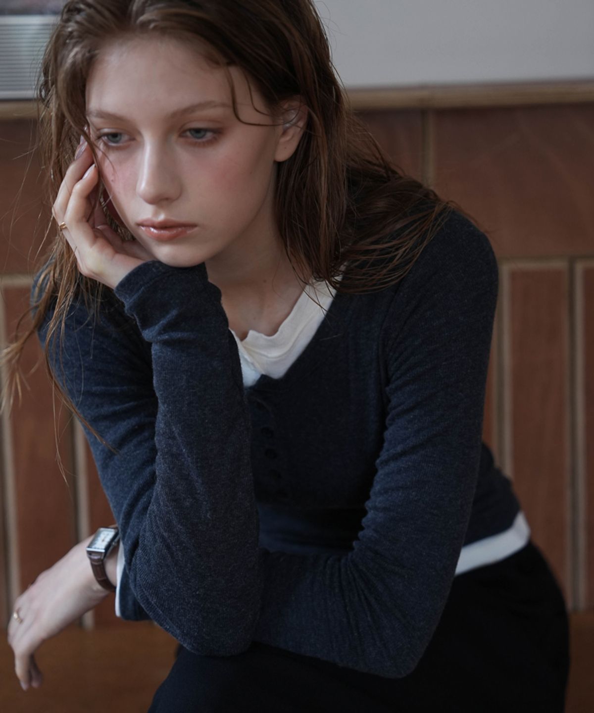 드헤베(DEHEVE) Henley Neck Long Sleeve [Charcoal]