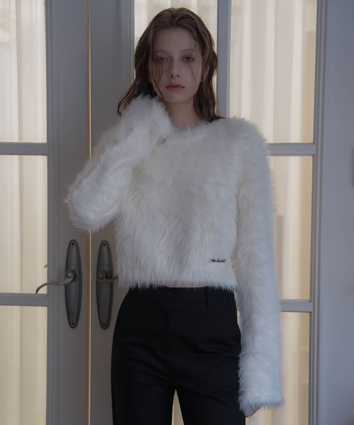 드헤베(DEHEVE) Hairy Flare Sleeve Knit [Ivory]