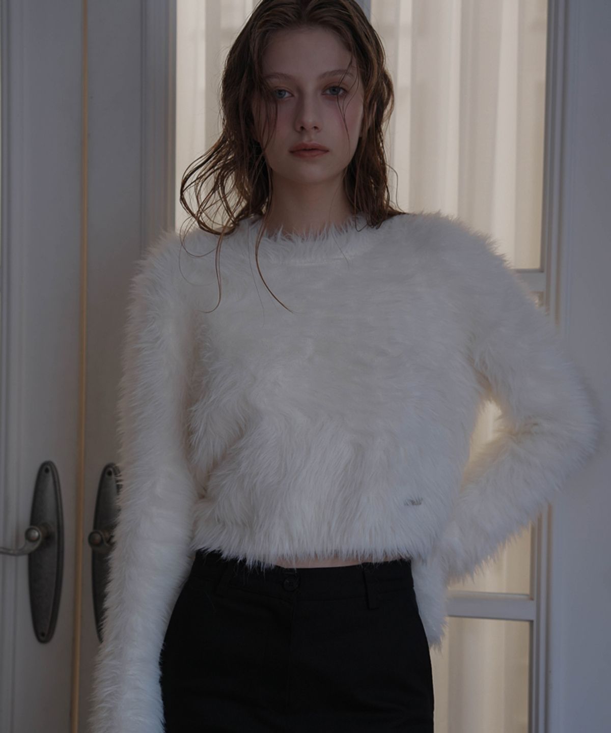 드헤베(DEHEVE) Hairy Flare Sleeve Knit [Ivory]