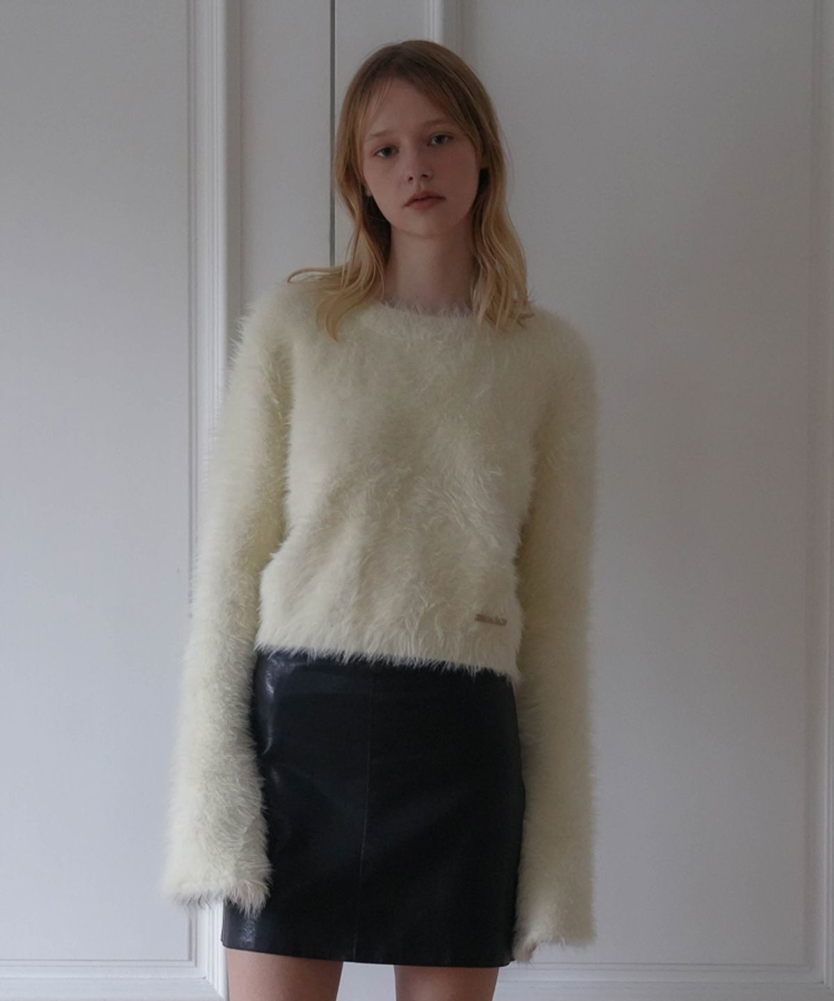 드헤베(DEHEVE) Hairy Flare Sleeve Knit [Cream]