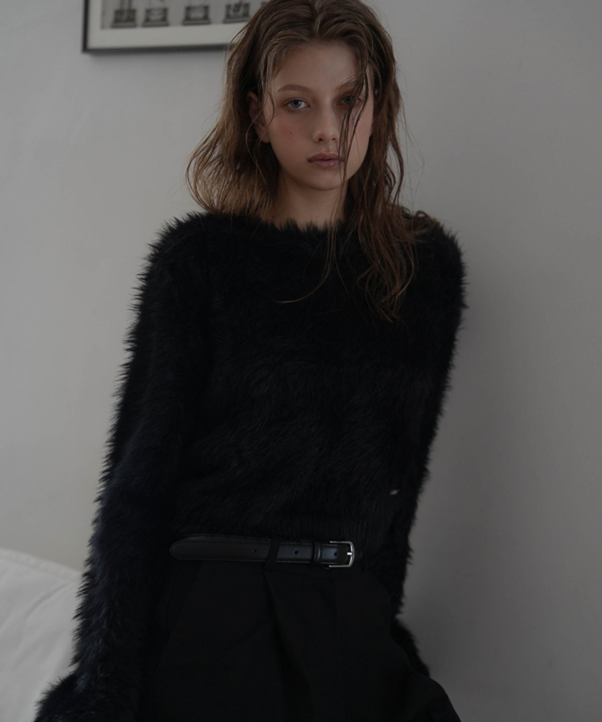 드헤베(DEHEVE) Hairy Flare Sleeve Knit [Black]