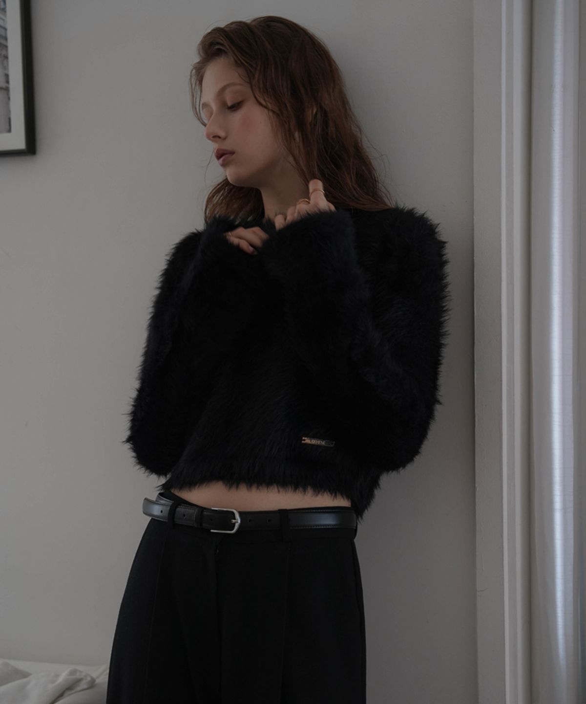 드헤베(DEHEVE) Hairy Flare Sleeve Knit [Black]