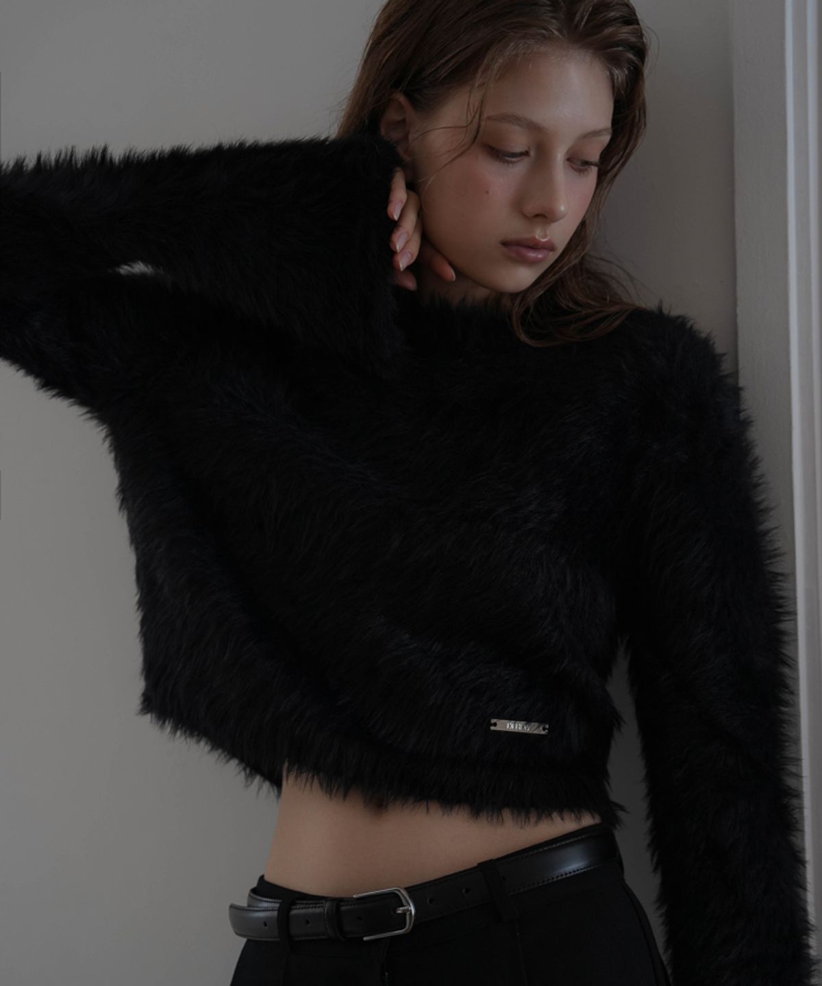 드헤베(DEHEVE) Hairy Flare Sleeve Knit [Black]