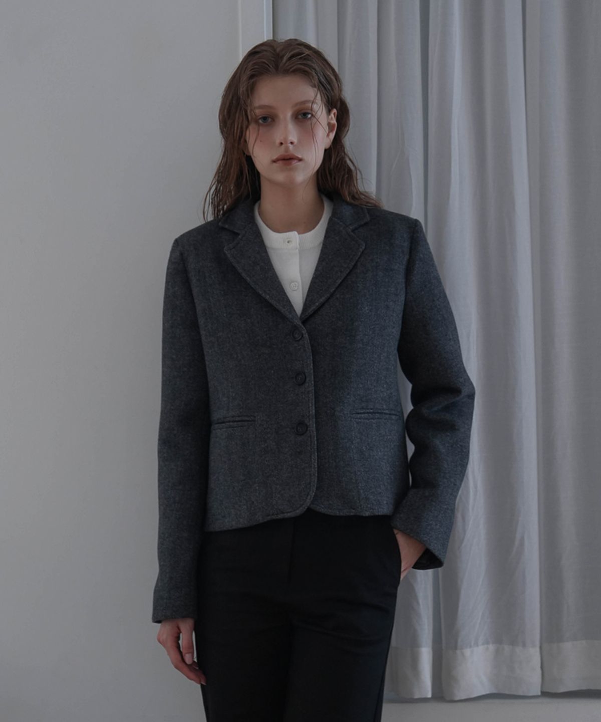 드헤베(DEHEVE) Crop button Jacket [Charcoal]