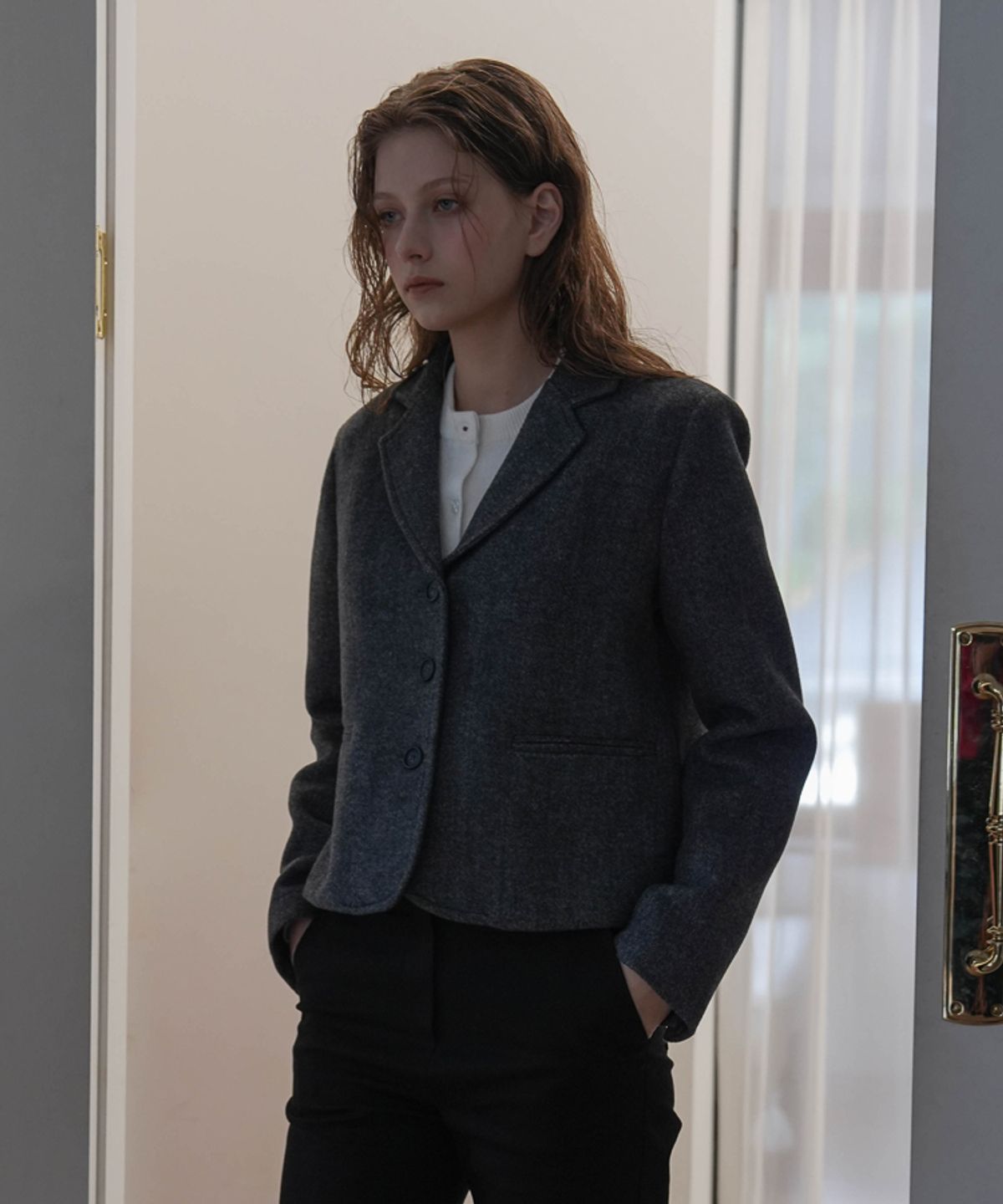 드헤베(DEHEVE) Crop button Jacket [Charcoal]