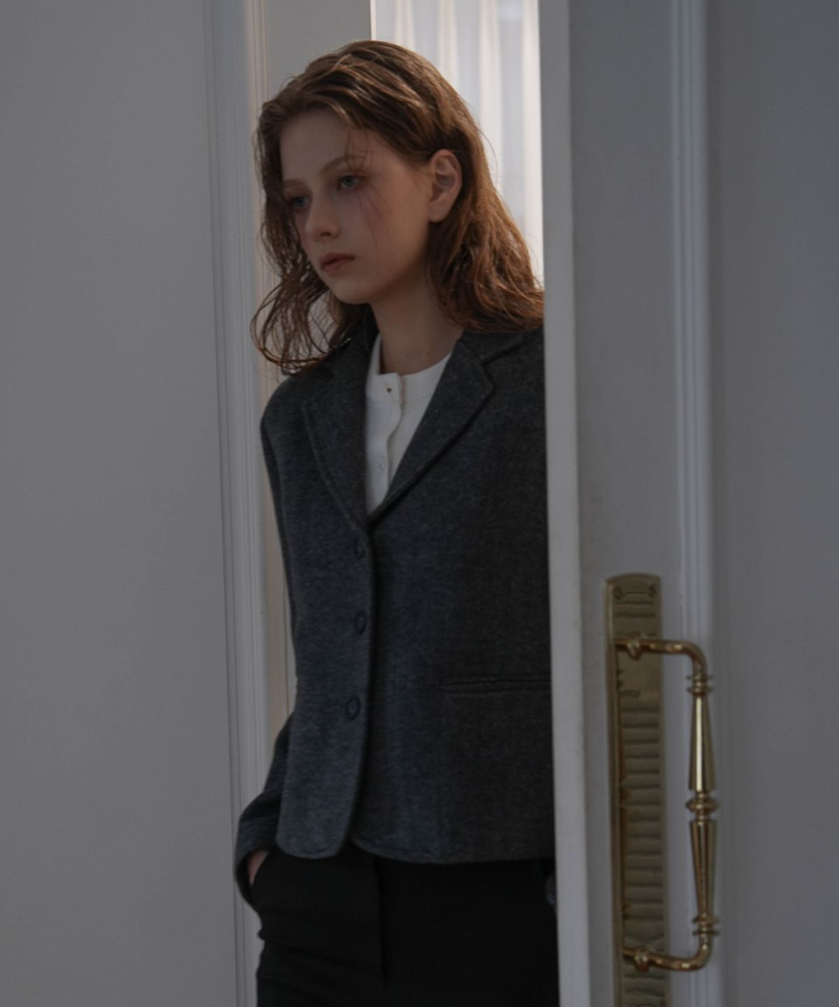 드헤베(DEHEVE) Crop button Jacket [Charcoal]