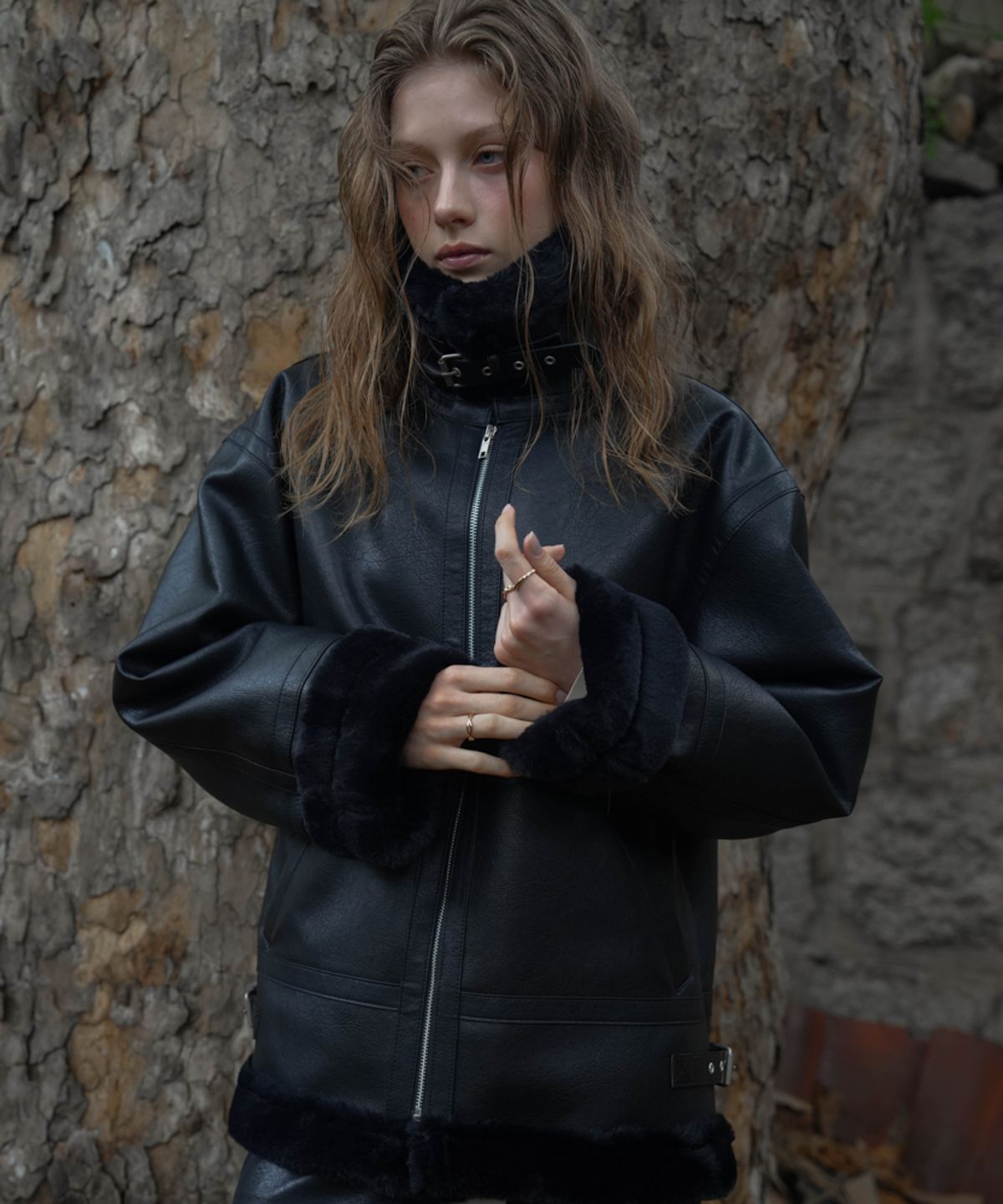 드헤베(DEHEVE) Leather High-Neck Mustang [Black]