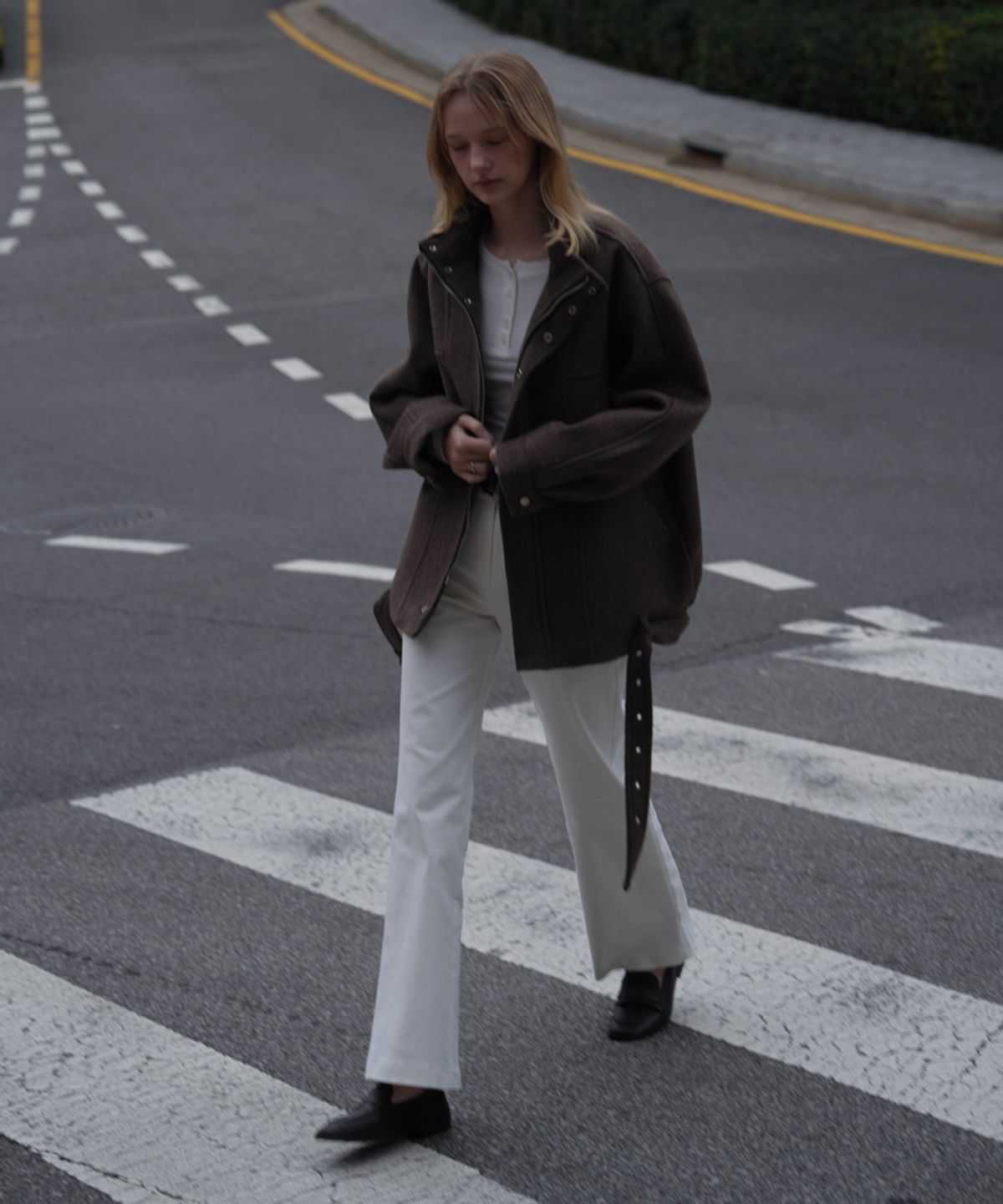 드헤베(DEHEVE) Belted Wool Half Jacket [Brown]