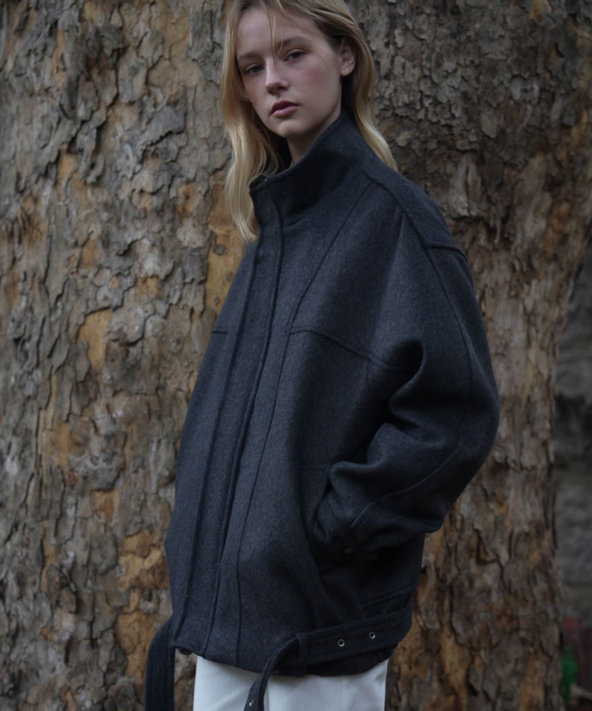 드헤베(DEHEVE) Belted Wool Half Jacket [Charcoal]