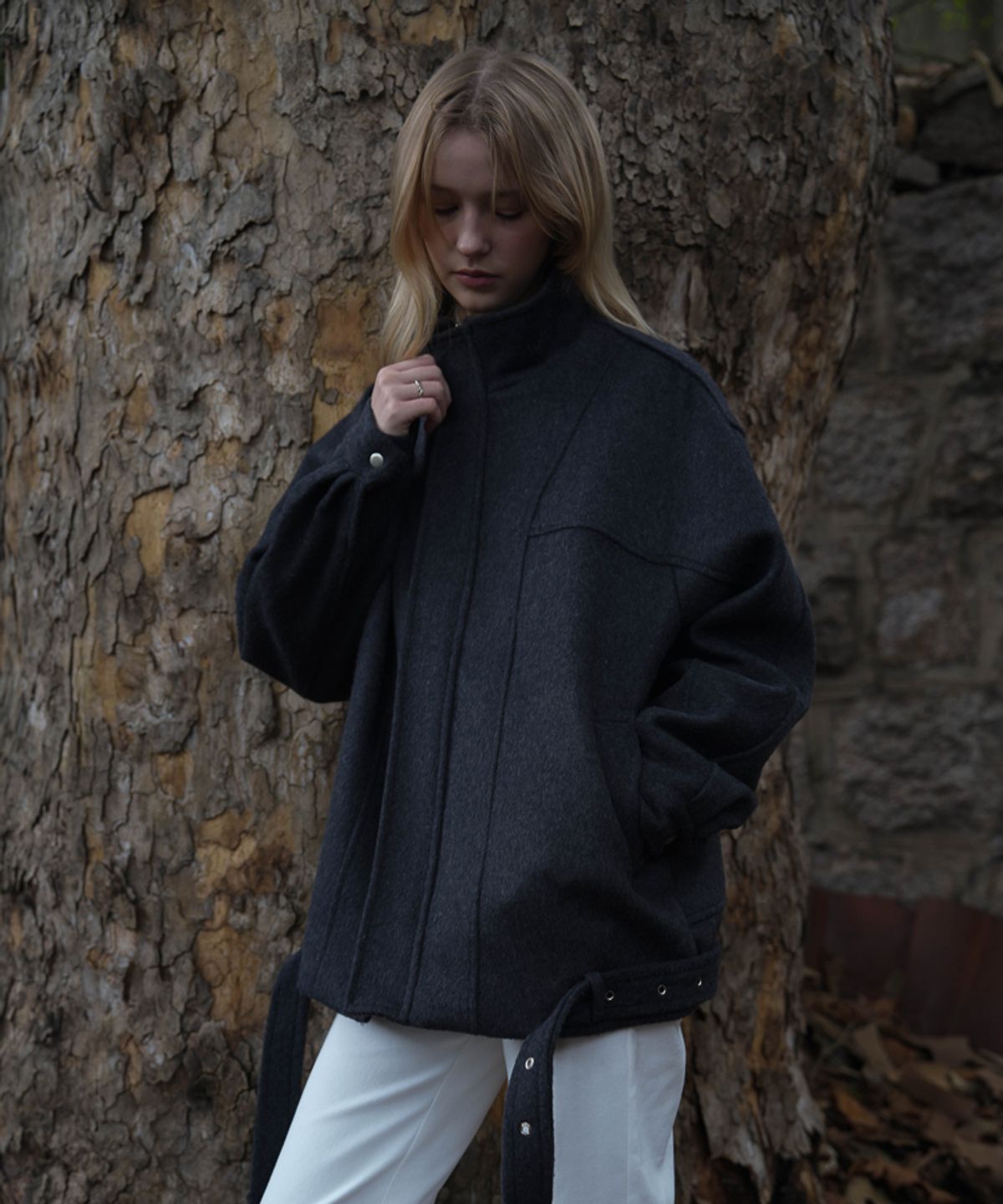 드헤베(DEHEVE) Belted Wool Half Jacket [Charcoal]
