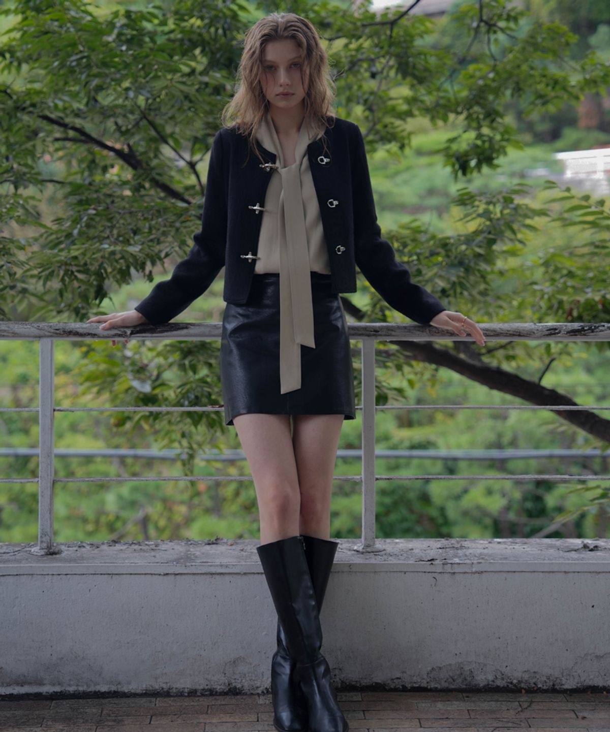 드헤베(DEHEVE) Buckle Pointed Tweed Jacket [Black]