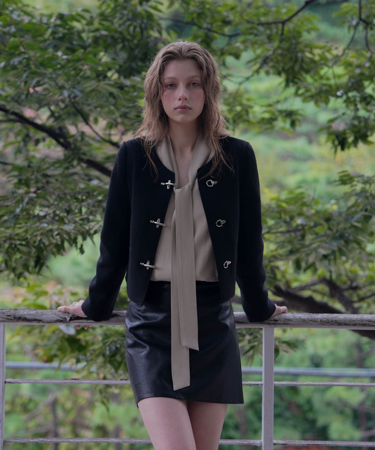 드헤베(DEHEVE) Buckle Pointed Tweed Jacket [Black]