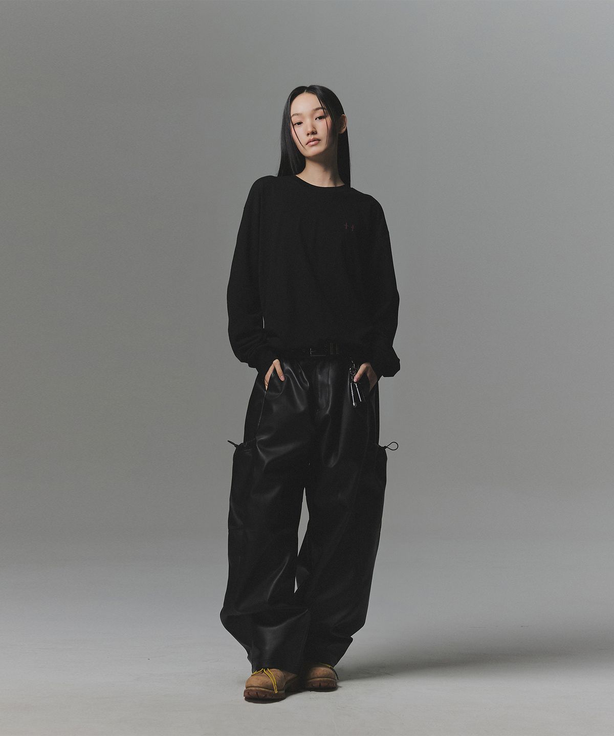 낫포너드(NOT4NERD) Big Pocket One Tuck Cargo Pants - Black