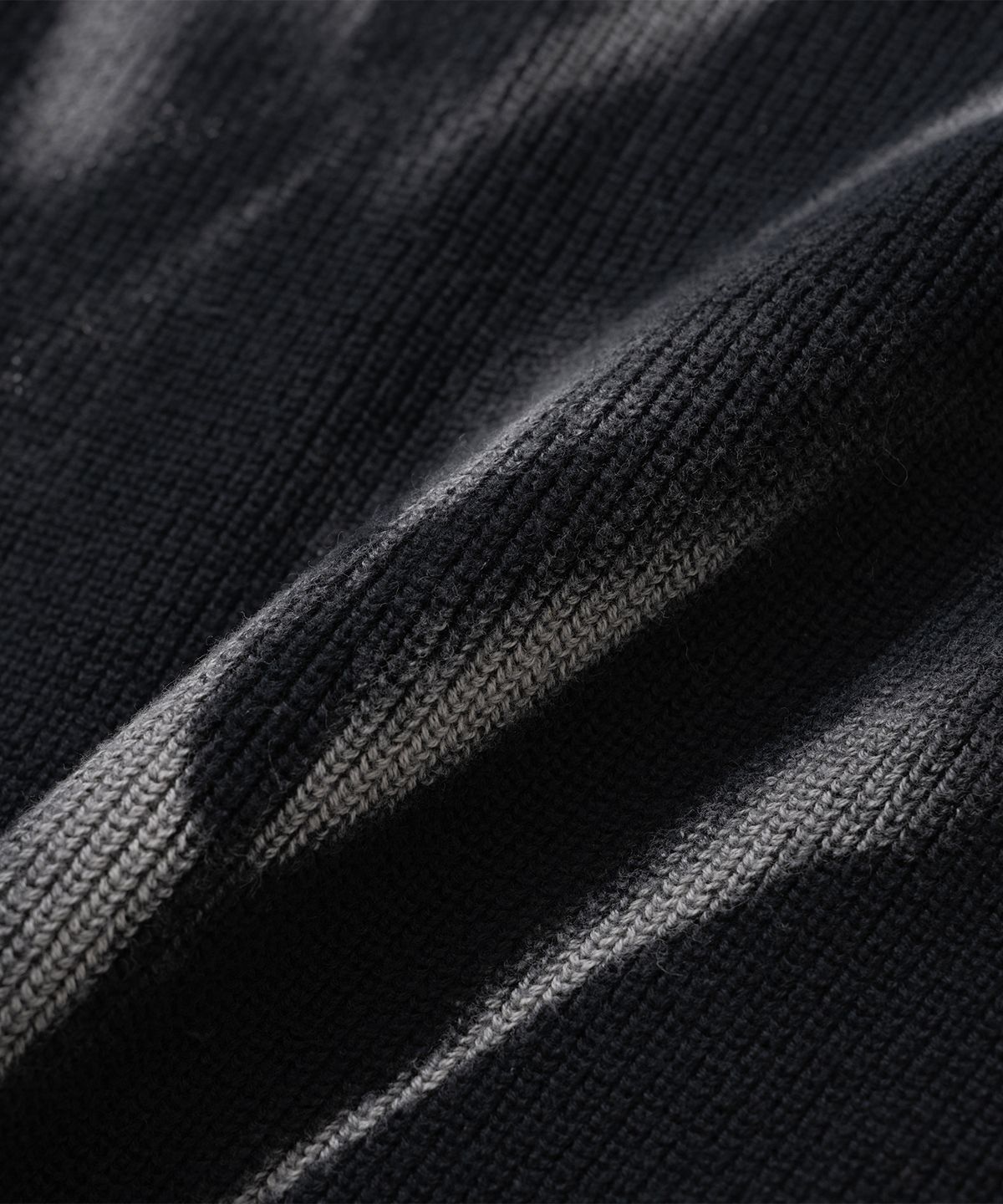 낫포너드(NOT4NERD) Tie Dye Turtle Neck Sweater - Black