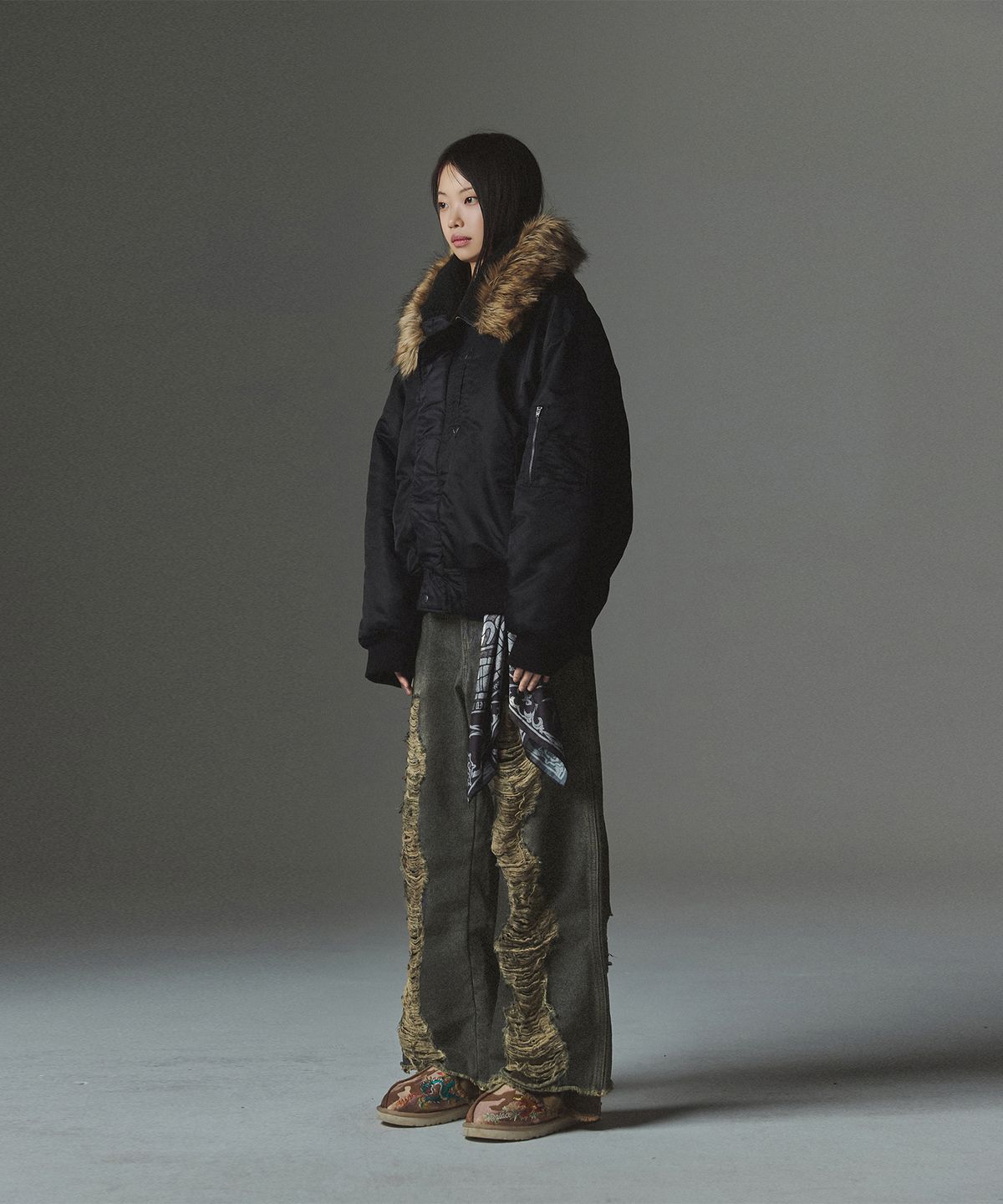 낫포너드(NOT4NERD) Fur Hooded N2B Bomber Jacket - Black