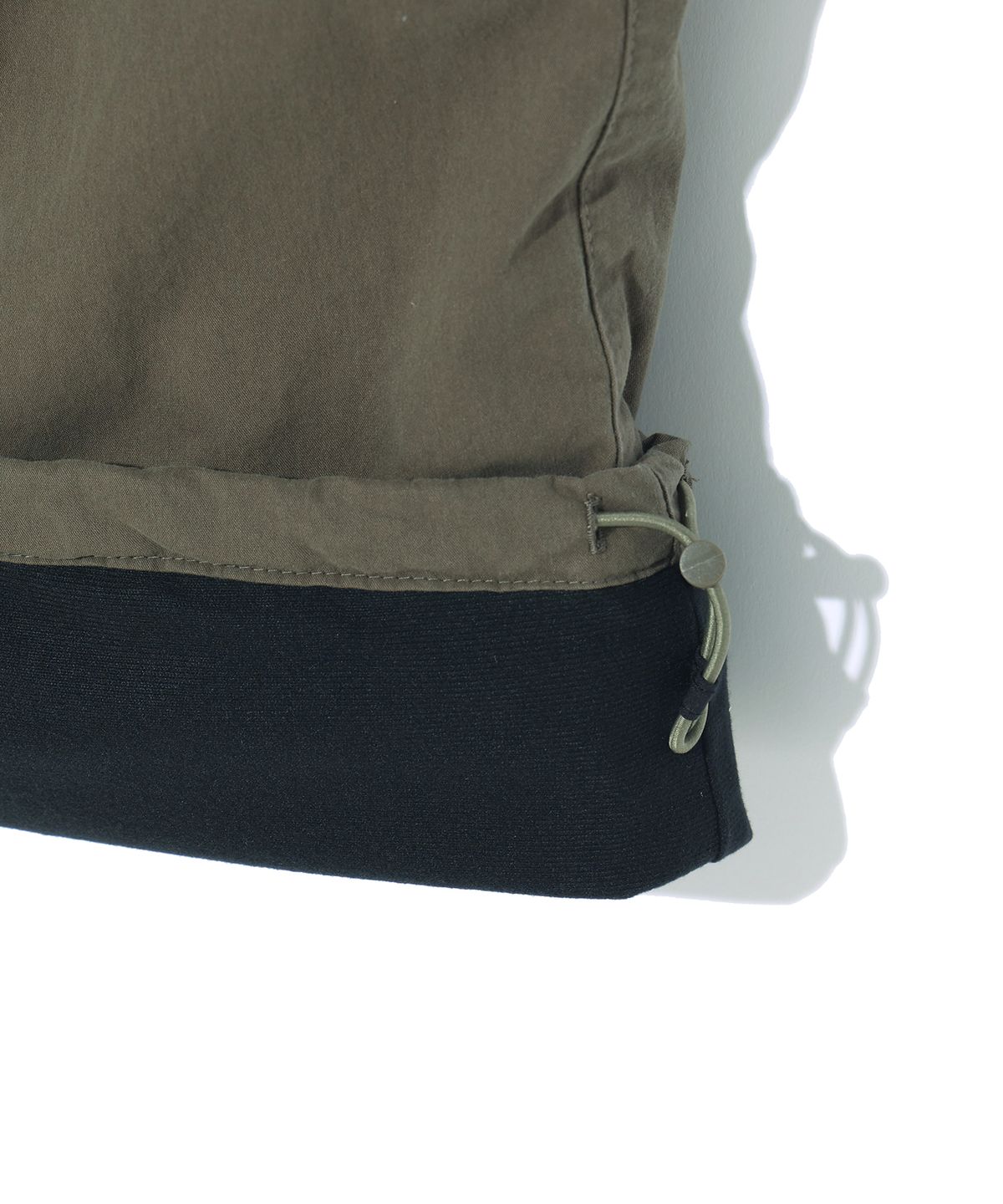 어노이드(ANNOYED) 파라슈트 카고 와이드 팬츠 LP4PU927_DARK KHAKI