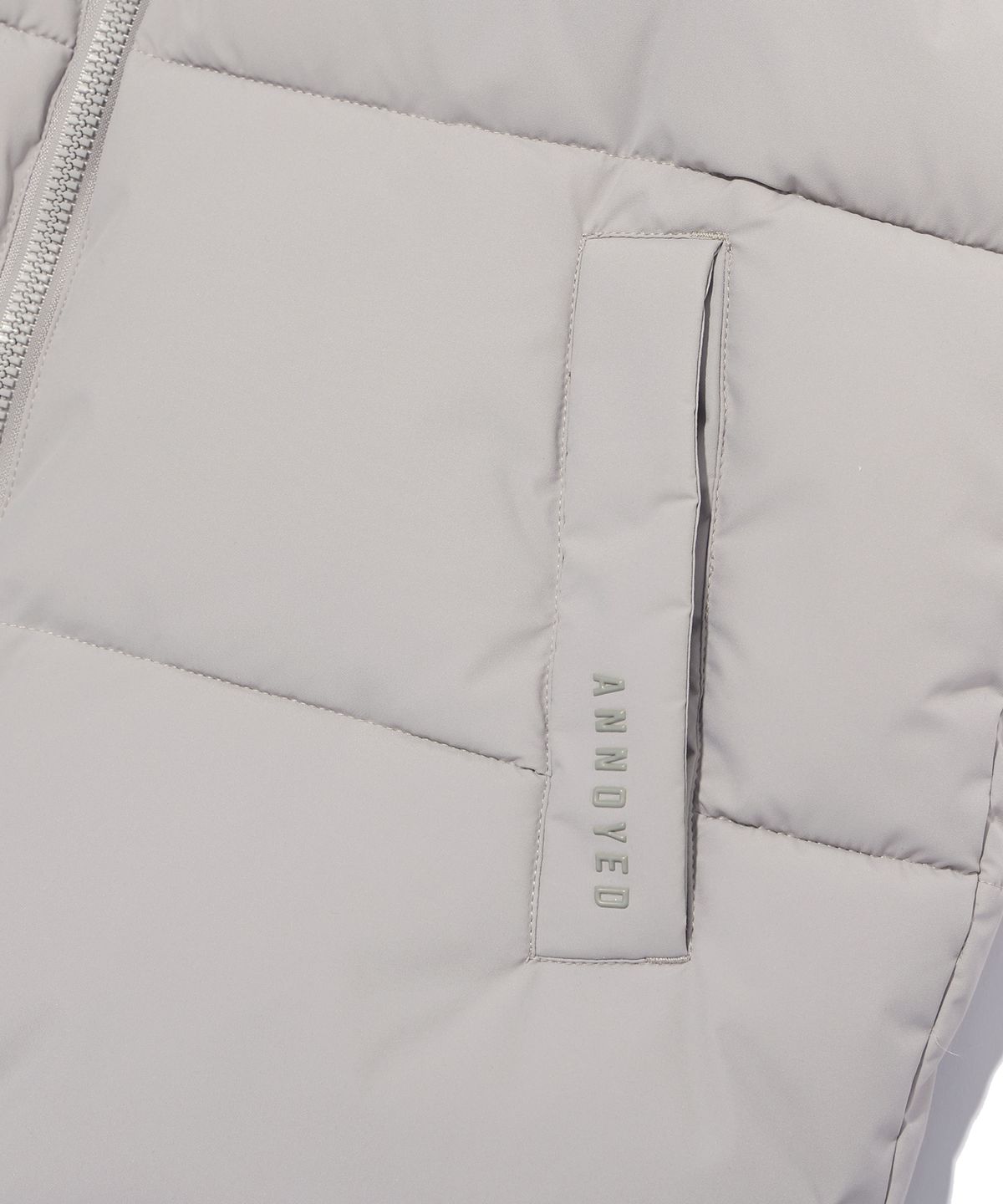 어노이드(ANNOYED) 하이넥 웰론 패디드 베스트 LP9JU932_LIGHT BEIGE