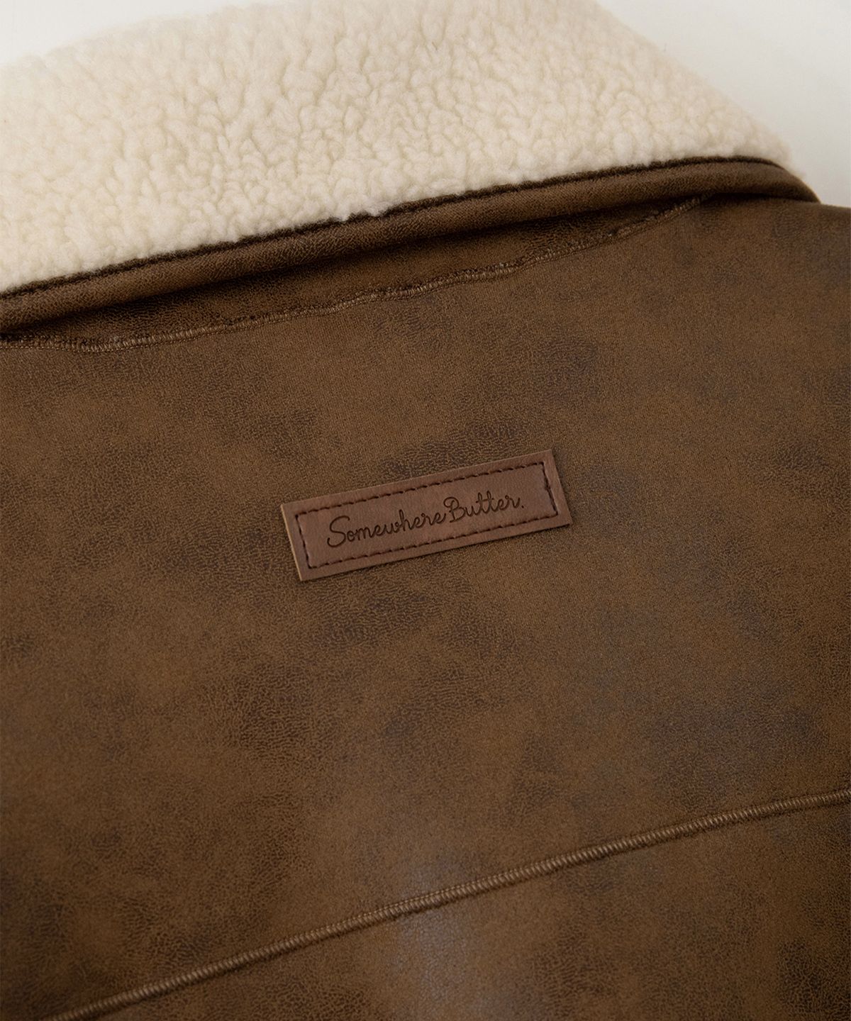 썸웨어버터(SOMEWHEREBUTTER) Vintage Shearling Mustang - Camel