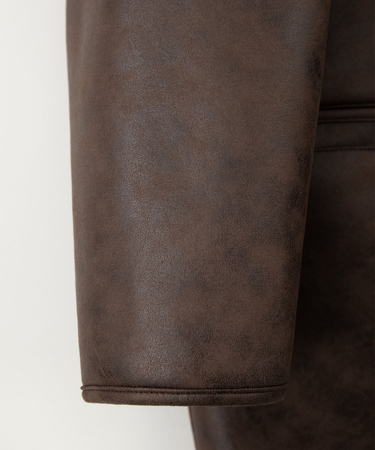 썸웨어버터(SOMEWHEREBUTTER) Vintage Shearling Mustang - Dark Brown