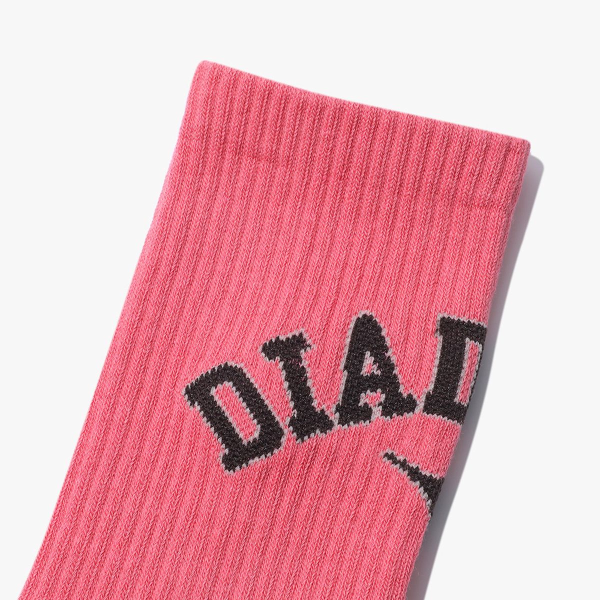 디아도라(diadora) 아치 로고 미드 삭스 PINK