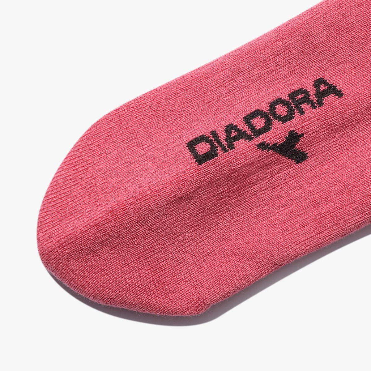 디아도라(diadora) 아치 로고 미드 삭스 PINK