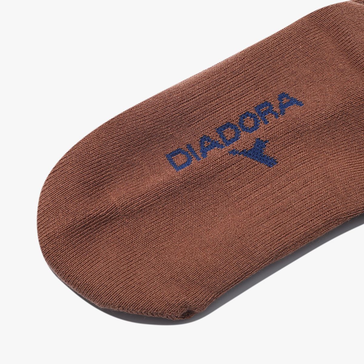 디아도라(diadora) 아치 로고 미드 삭스 BROWN