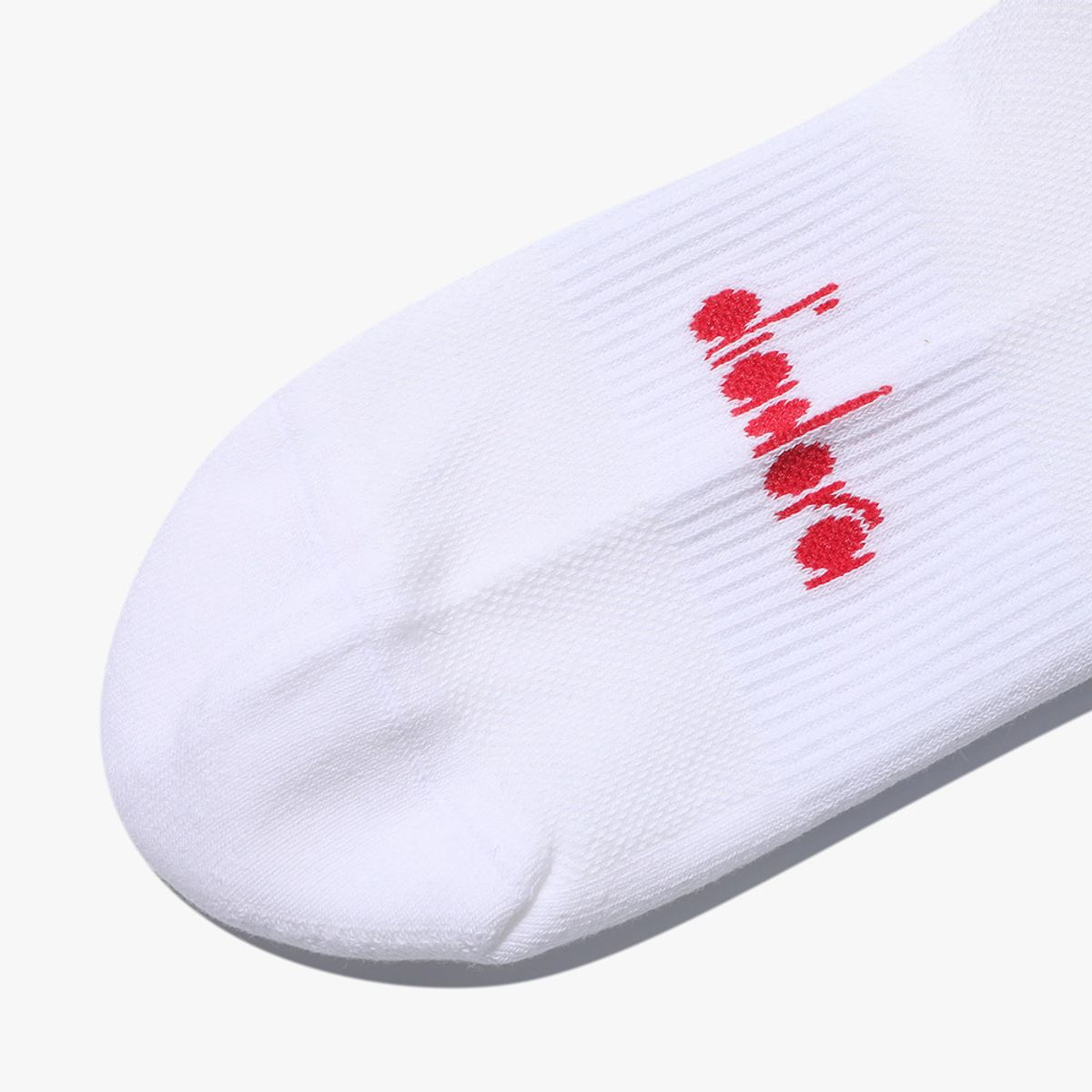 디아도라(diadora) 리피트 로고 미드 삭스 RED