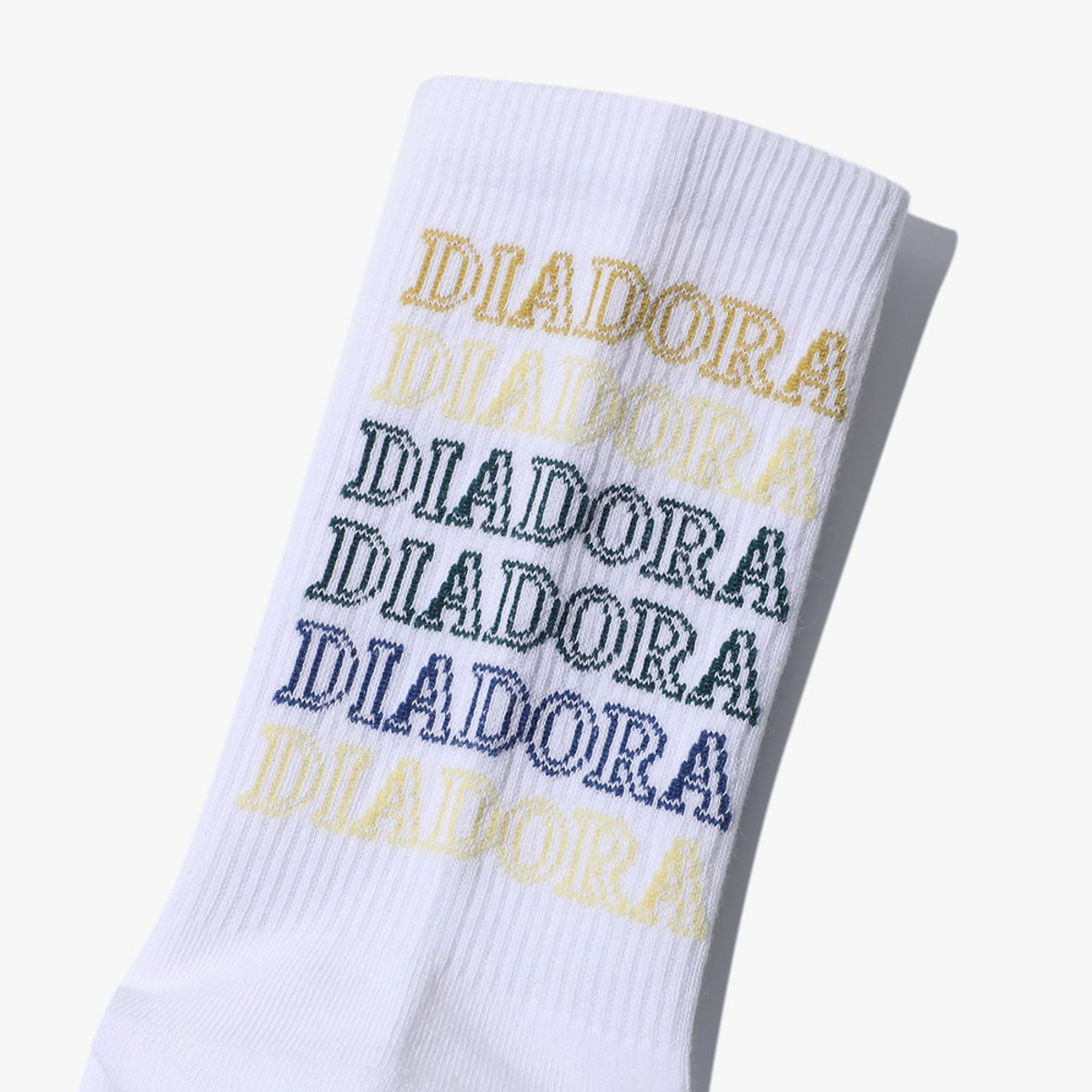 디아도라(diadora) 리피트 로고 미드 삭스 GREEN
