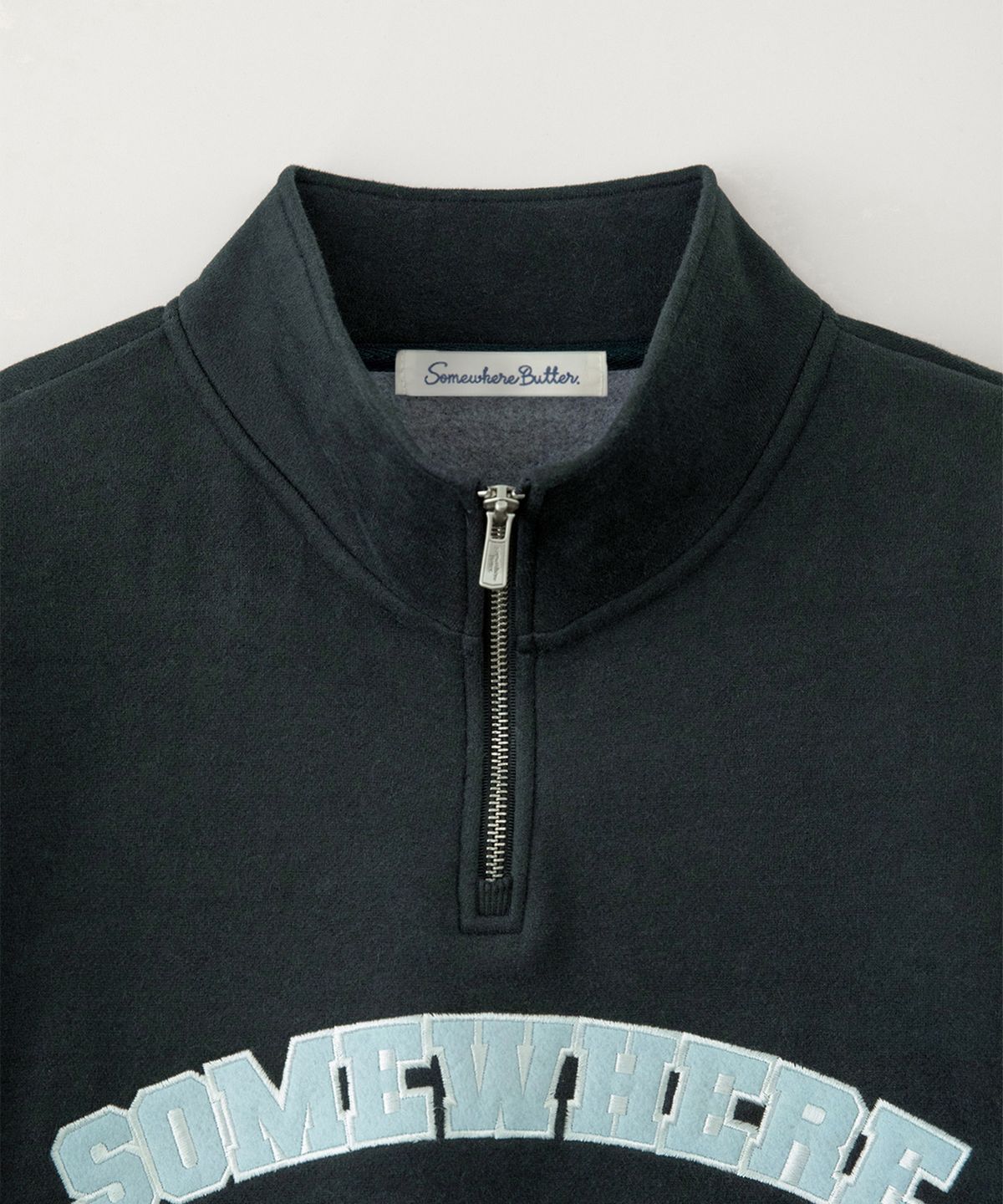 썸웨어버터(SOMEWHEREBUTTER) Square Logo Half Zip-Up Sweatshirt - Charcoal