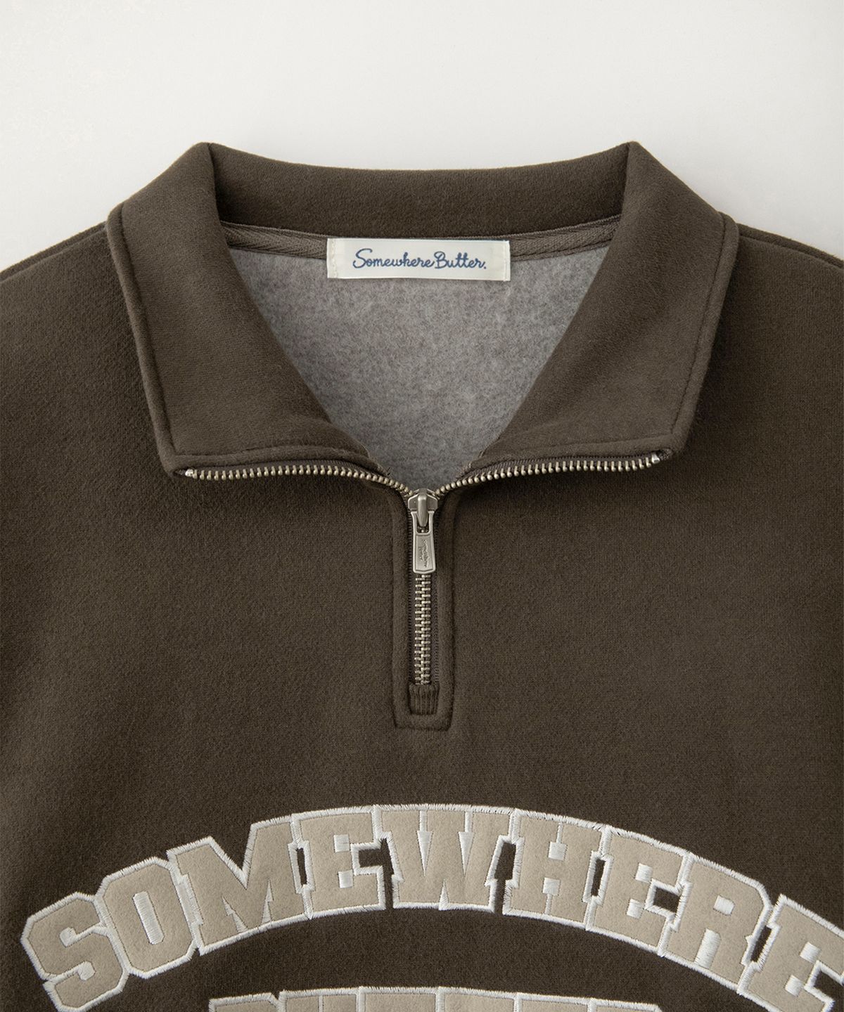 썸웨어버터(SOMEWHEREBUTTER) Square Logo Half Zip-Up Sweatshirt - Brown